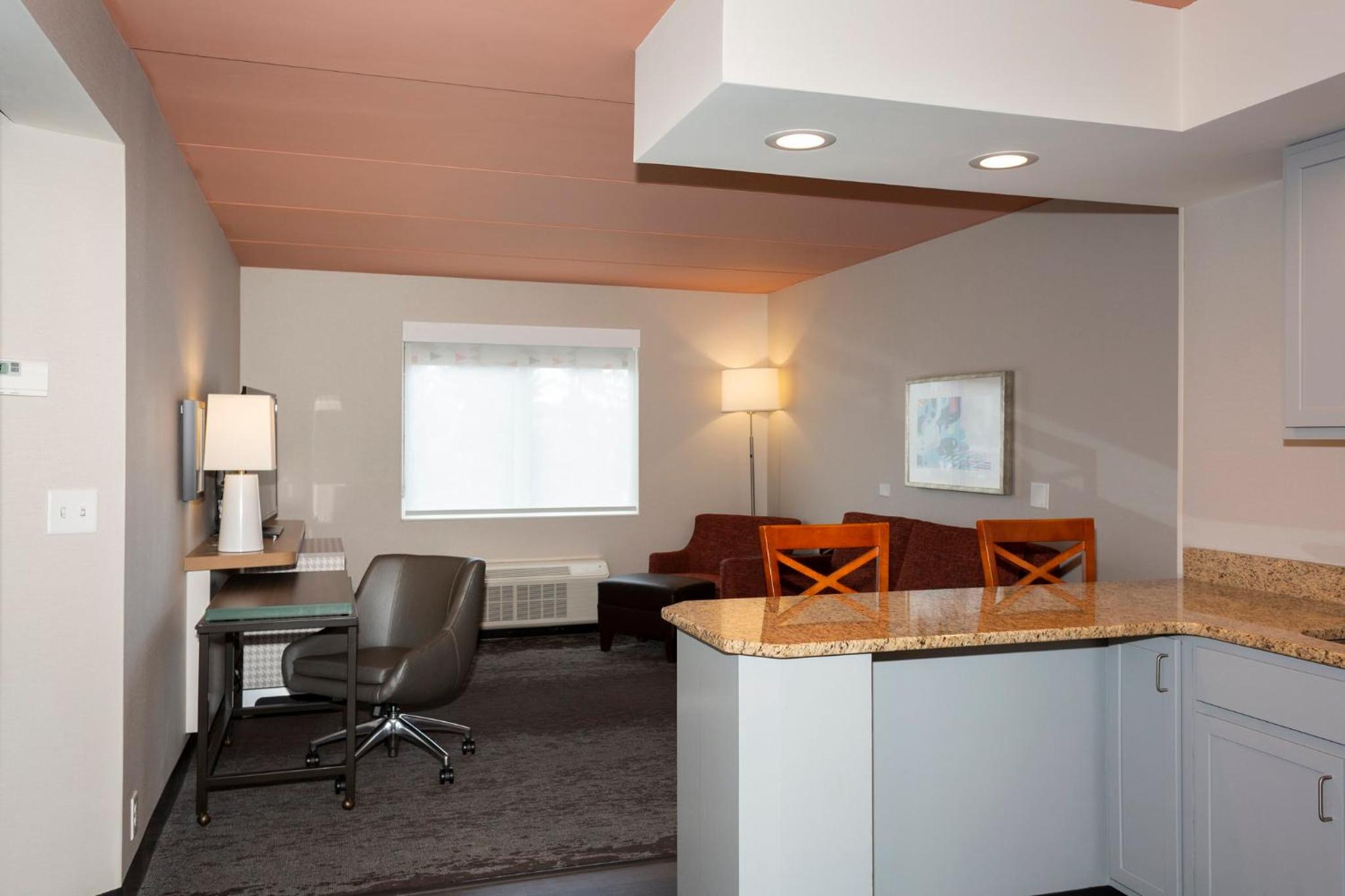 One-Bedroom King Suite with Sofa Bed - Photo 3
