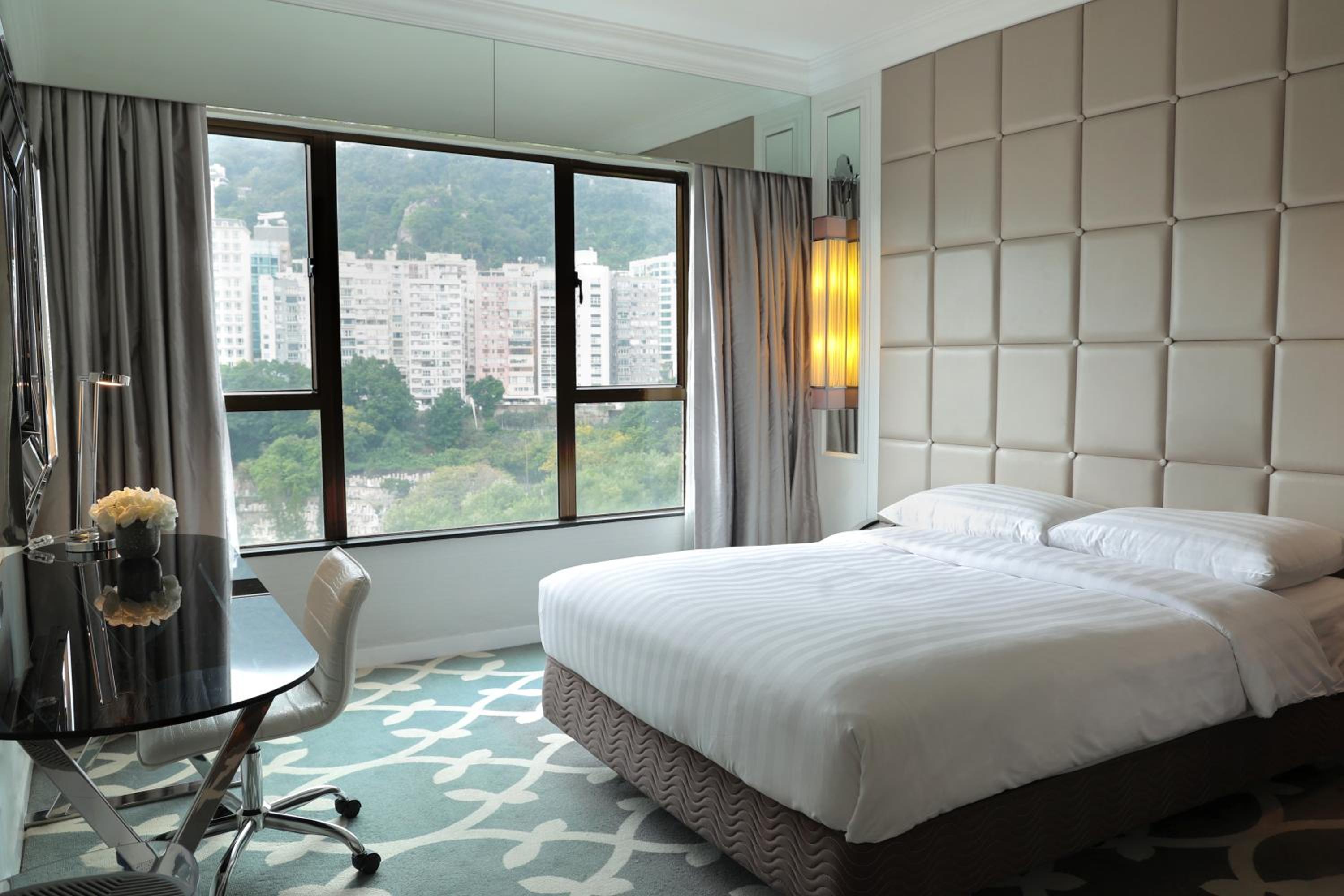 Dorsett Wanchai 3 Wishes - Superior Room with Clear Window