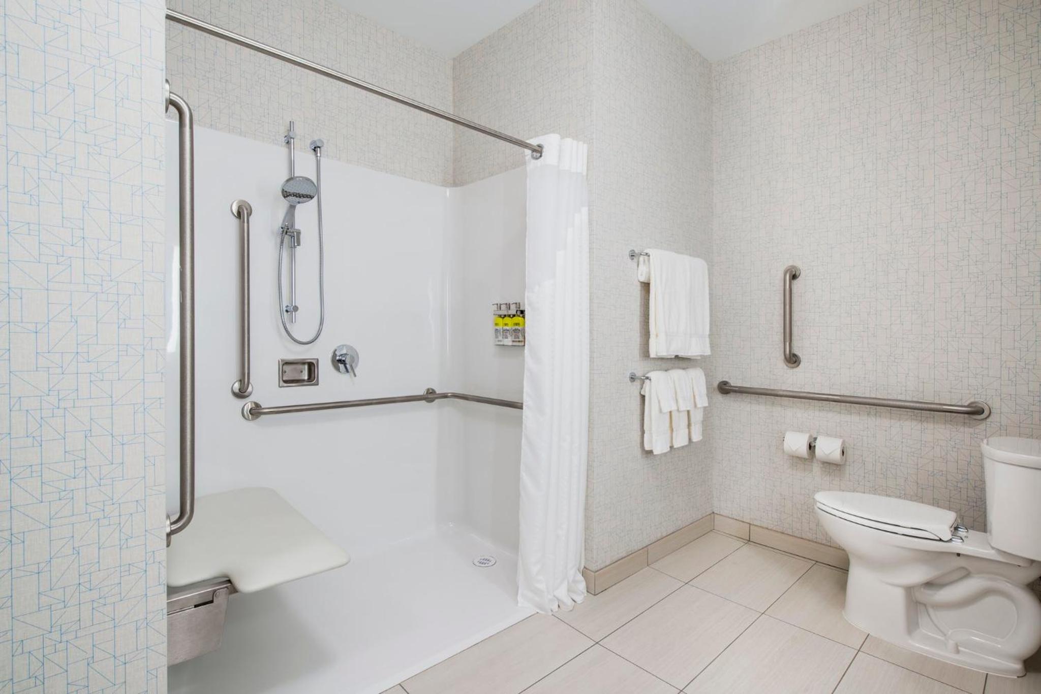 Standard King Room with Mobility Accessible Roll-In Shower photo 3