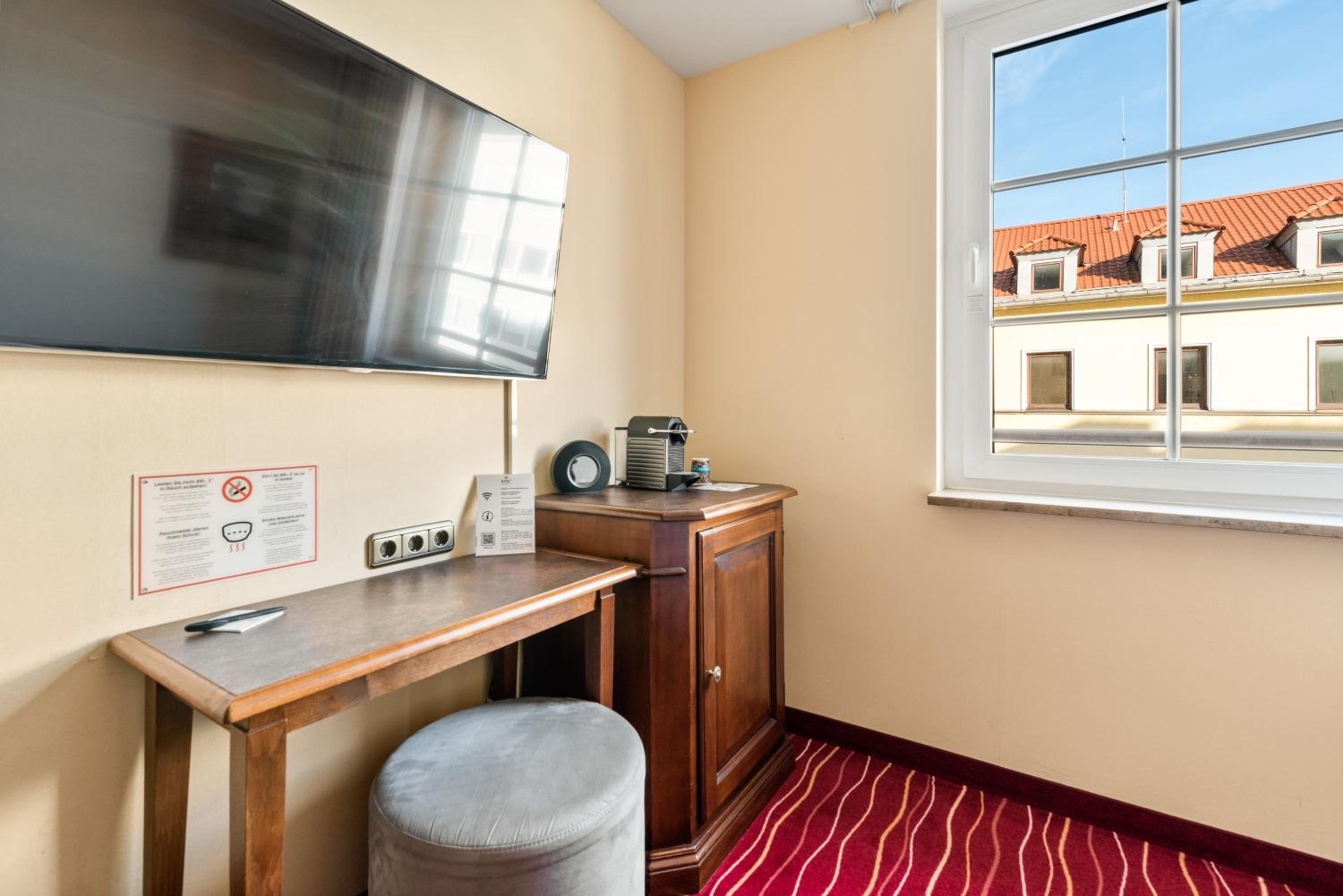 Single Room photo 2