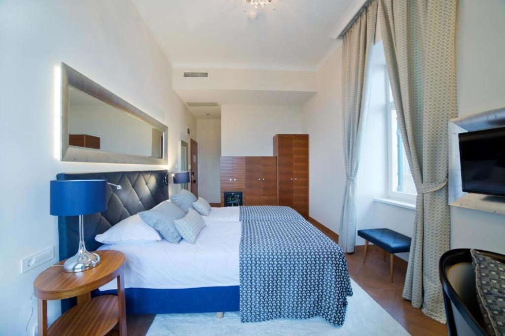 Superior Double or Twin Room with Sea View - Photo 5