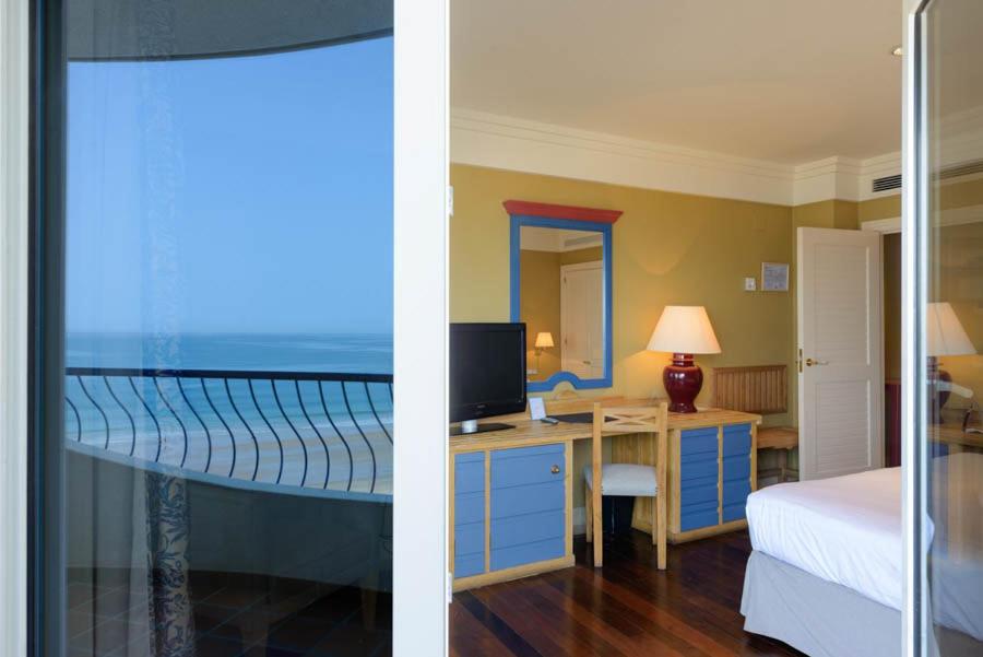 Double or Twin Room with Extra Bed - Photo 2