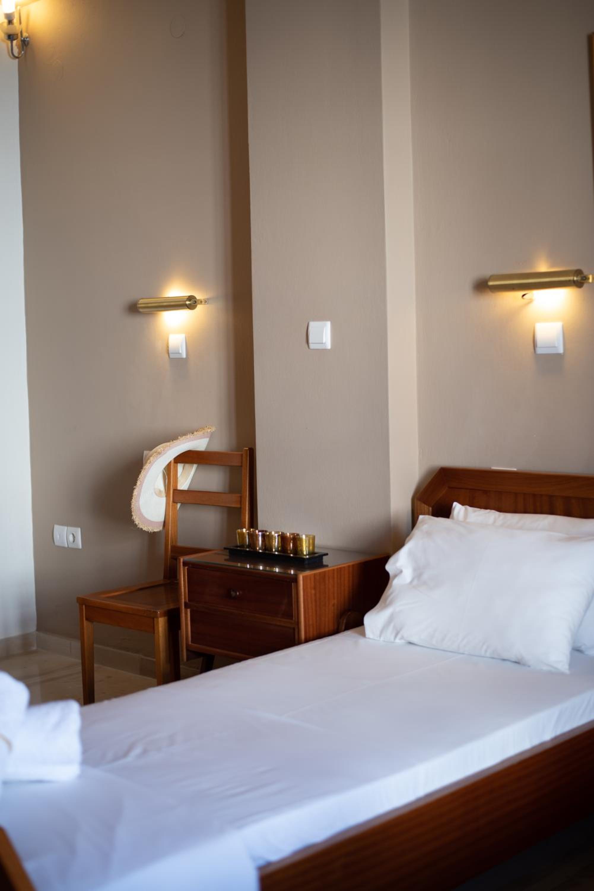 Standard Triple Room - Photo 1