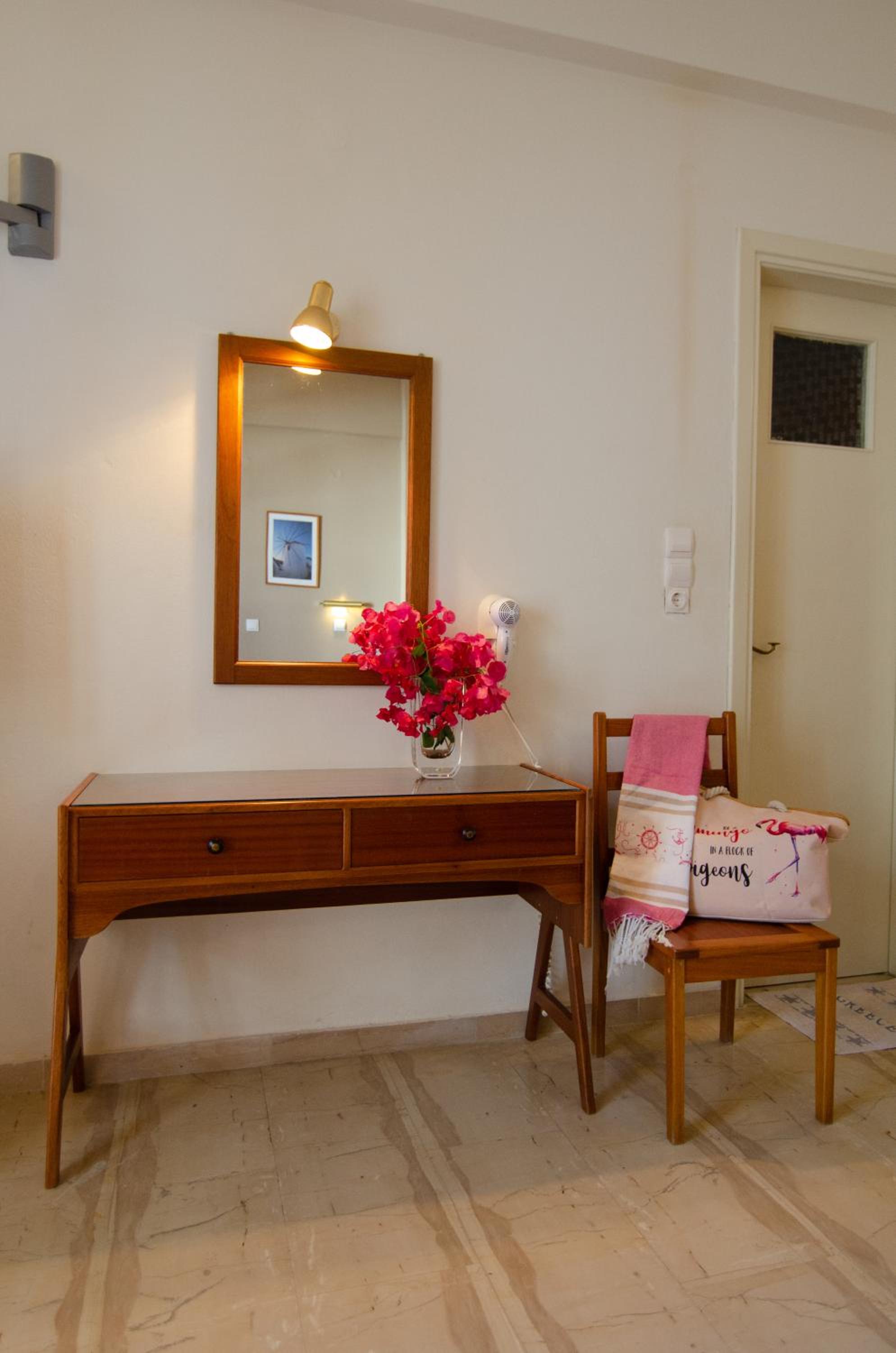 Standard Triple Room - Photo 11