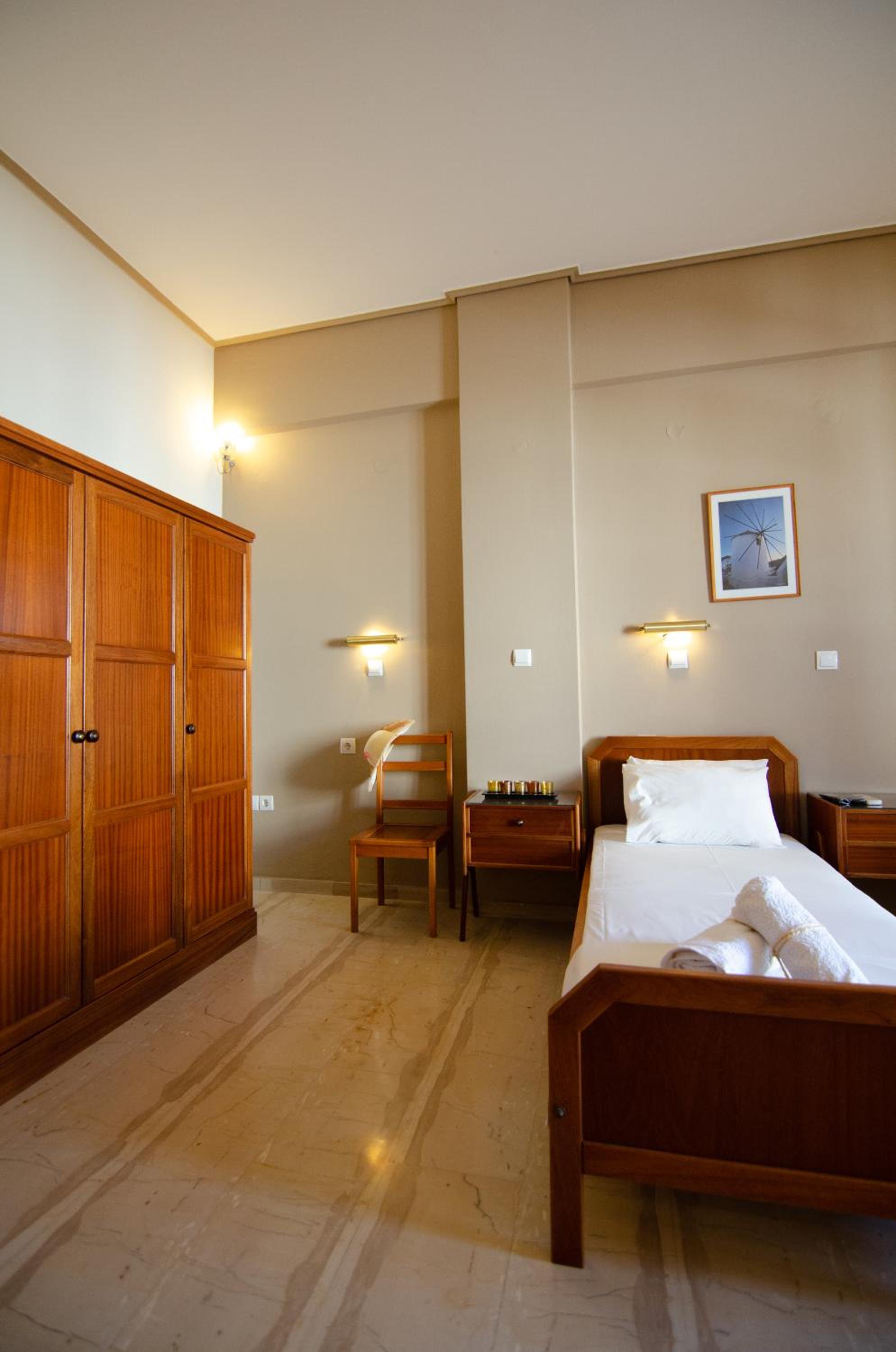 Standard Triple Room - Photo 13