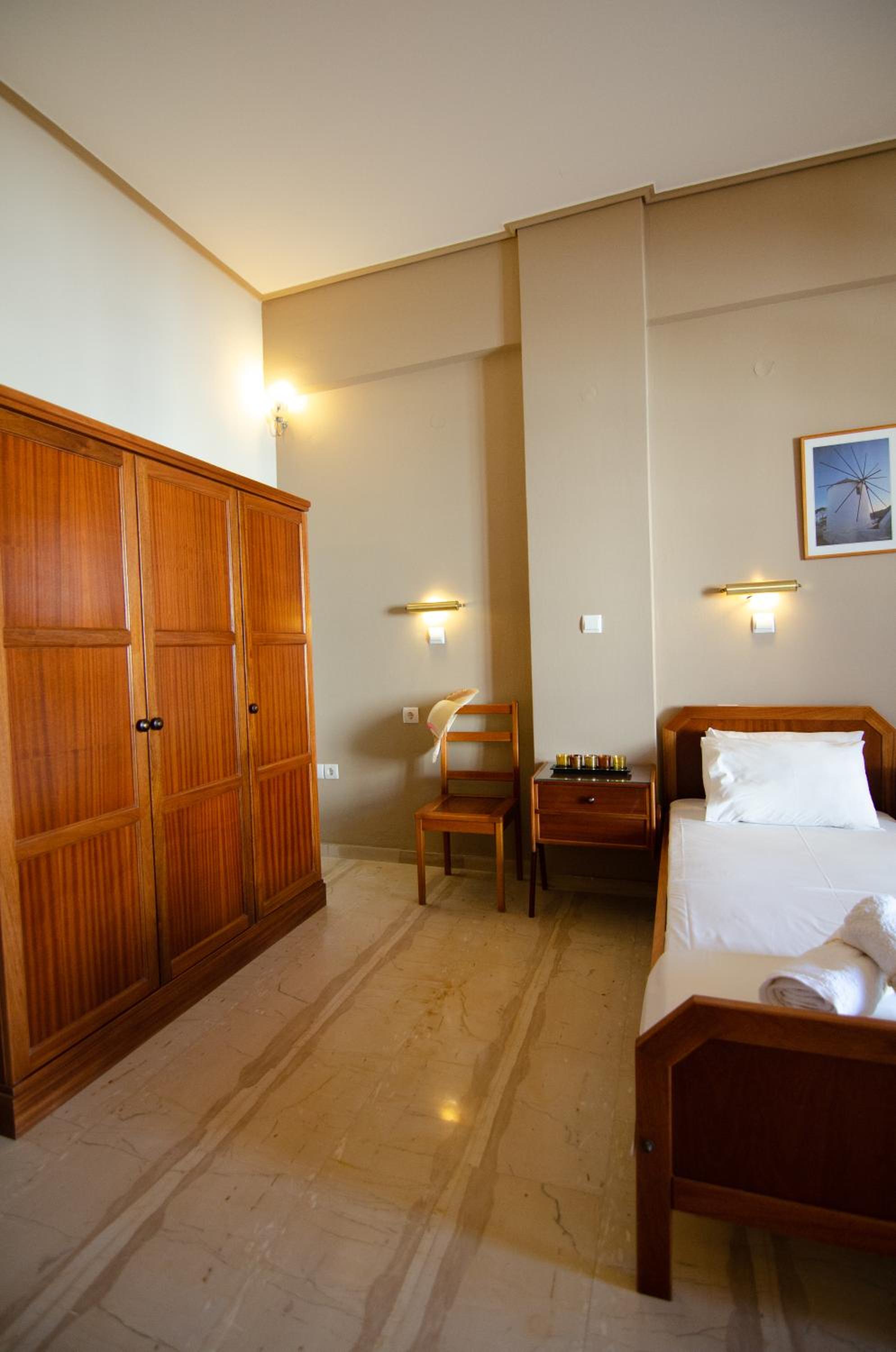 Standard Triple Room - Photo 12