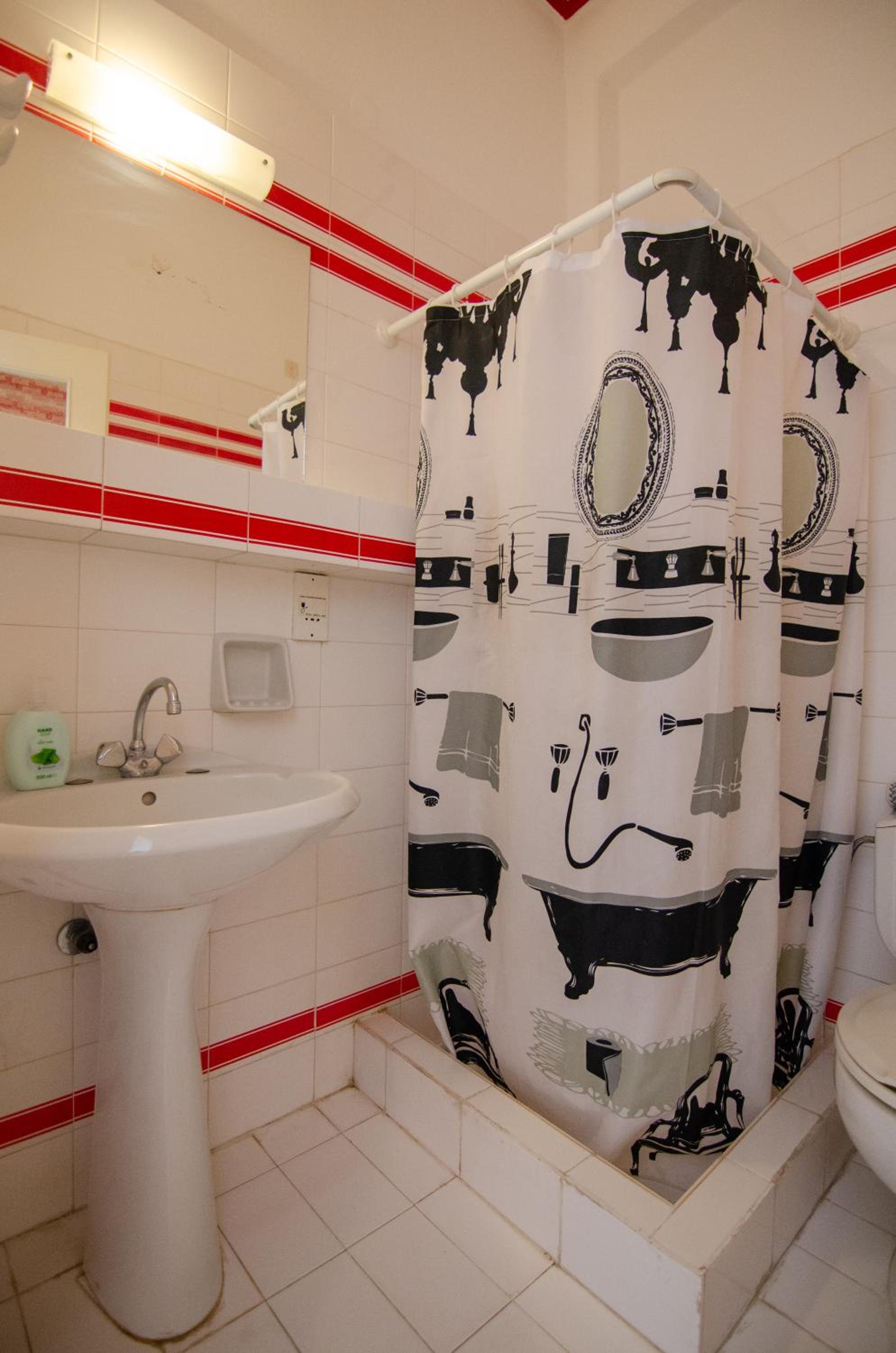 Standard Triple Room - Photo 4