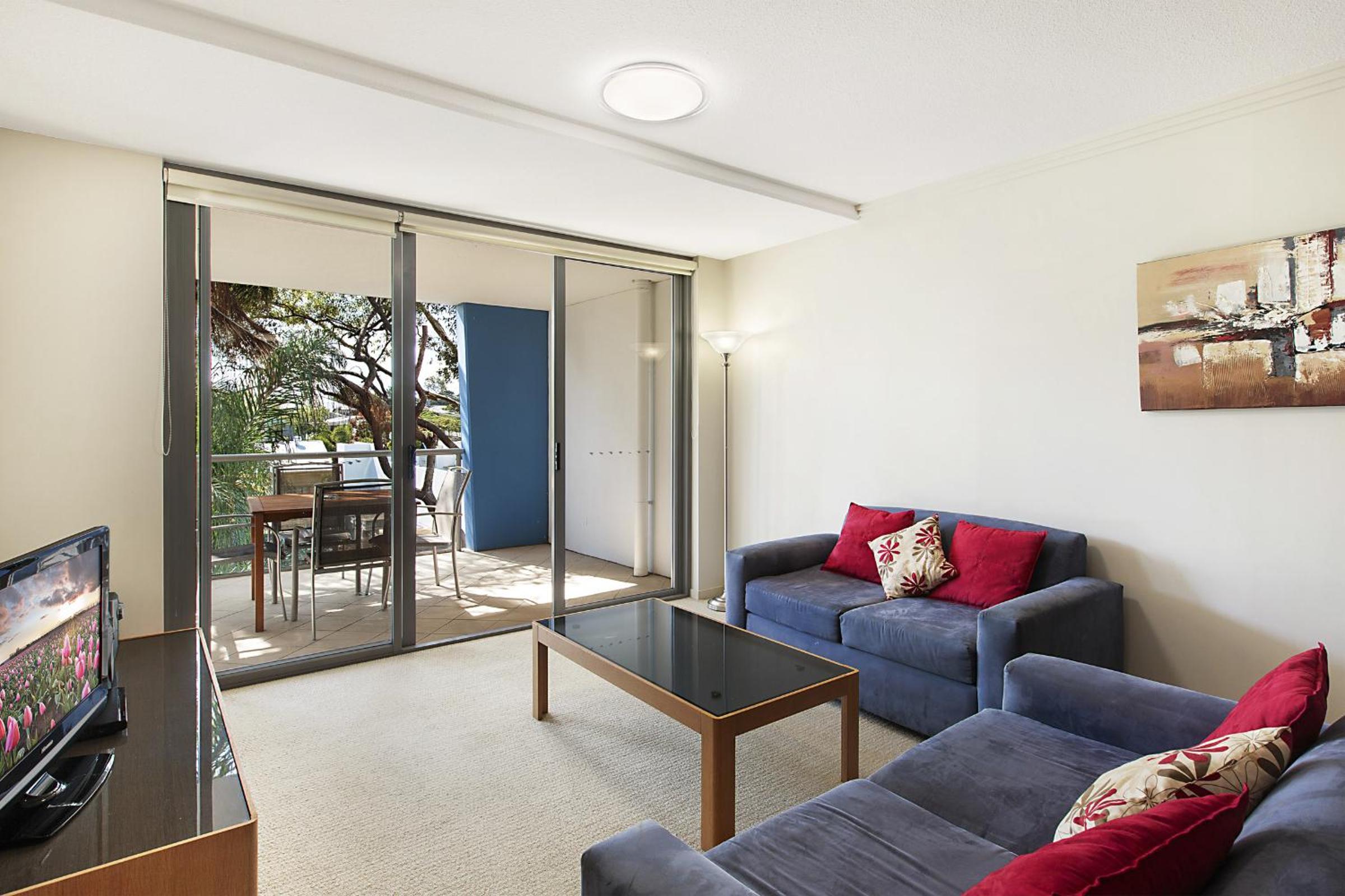 One-Bedroom Apartment - Photo 12
