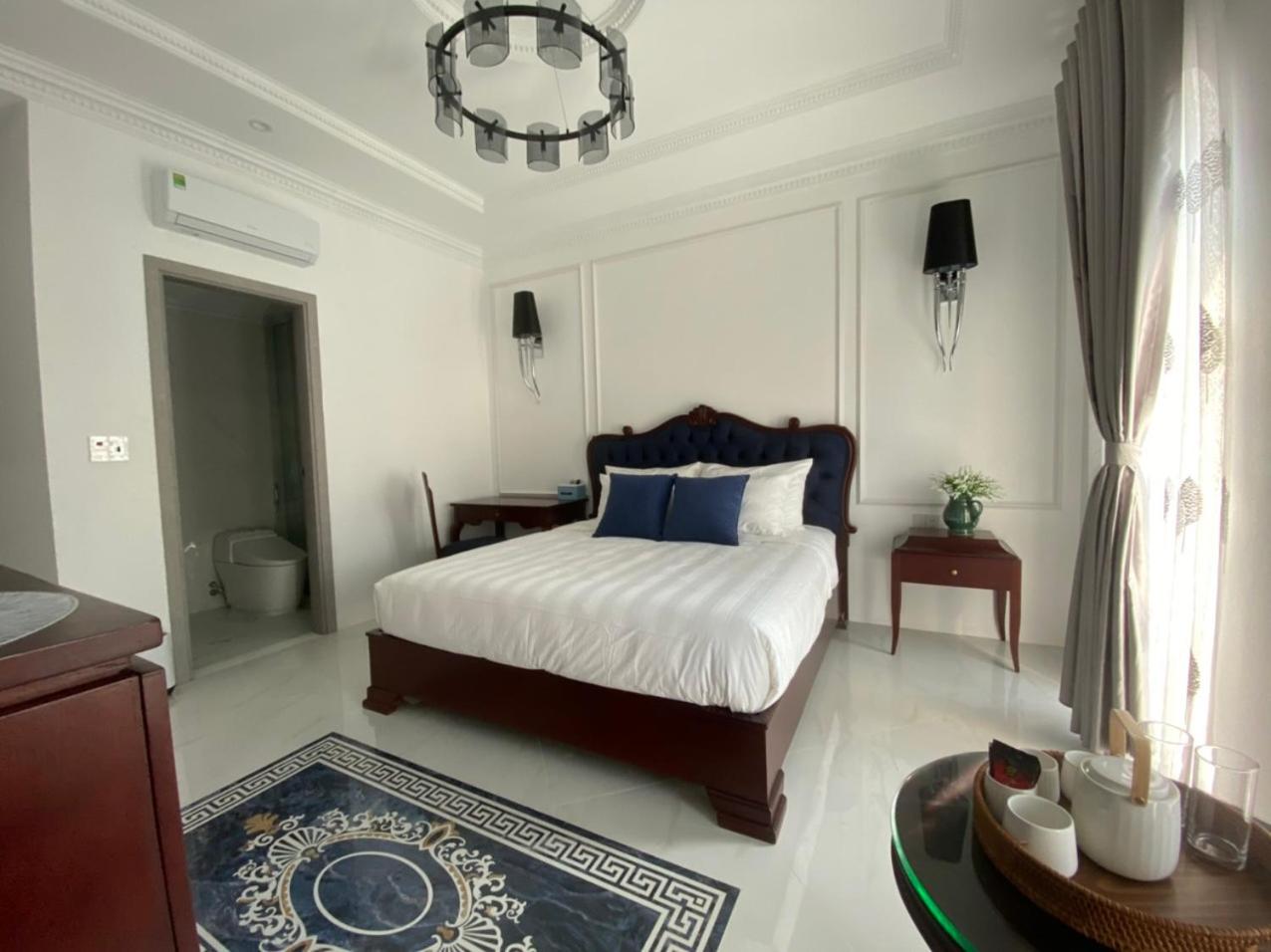 King Room with Balcony photo 2