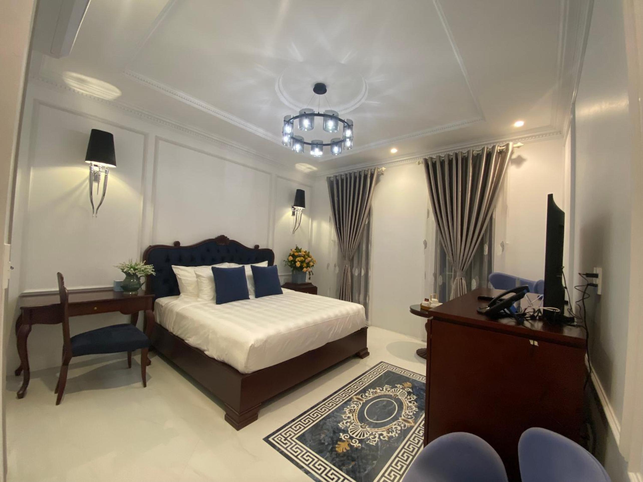 King Room with Balcony photo 3
