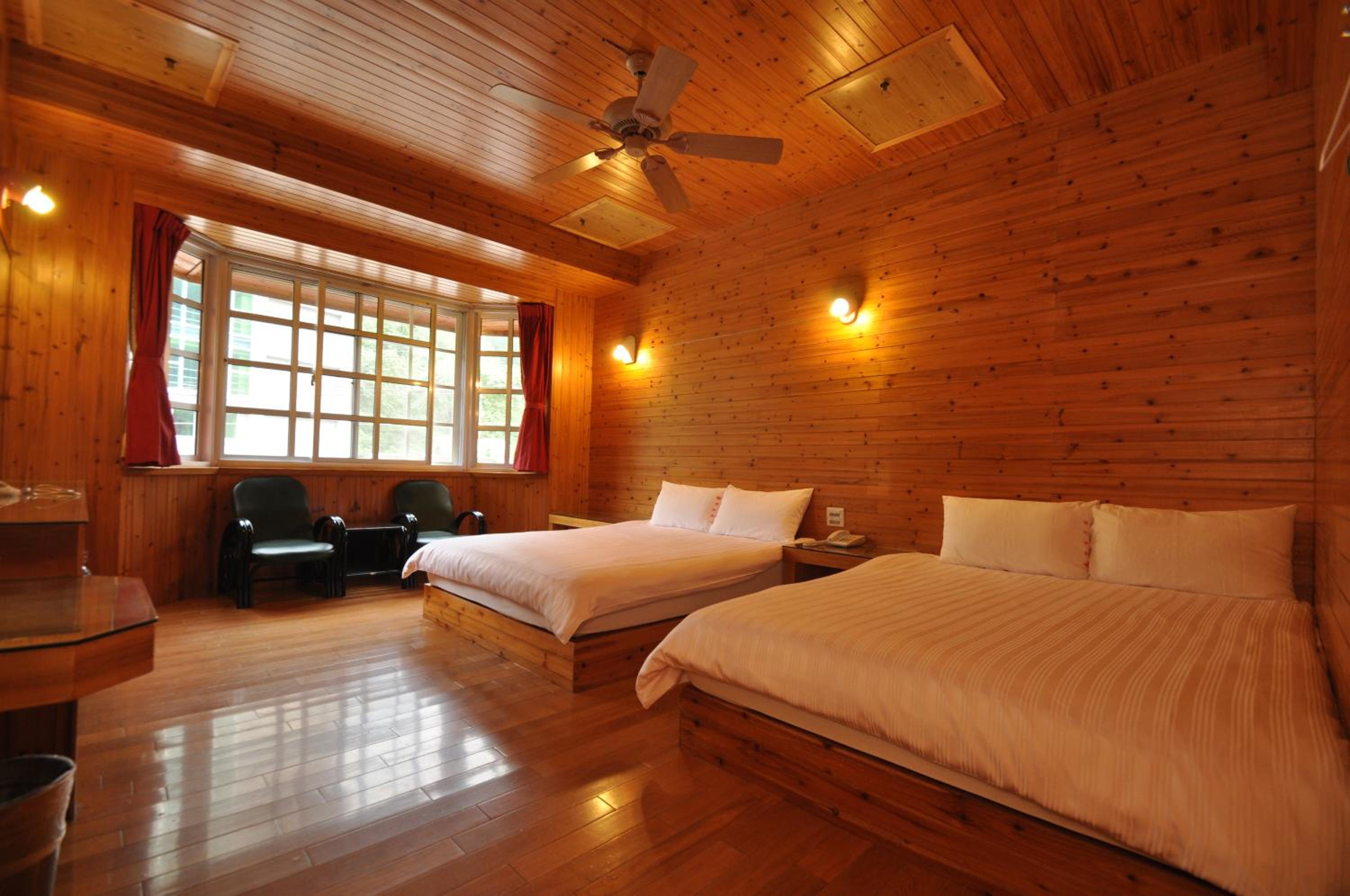 Family Room (4 Adults)