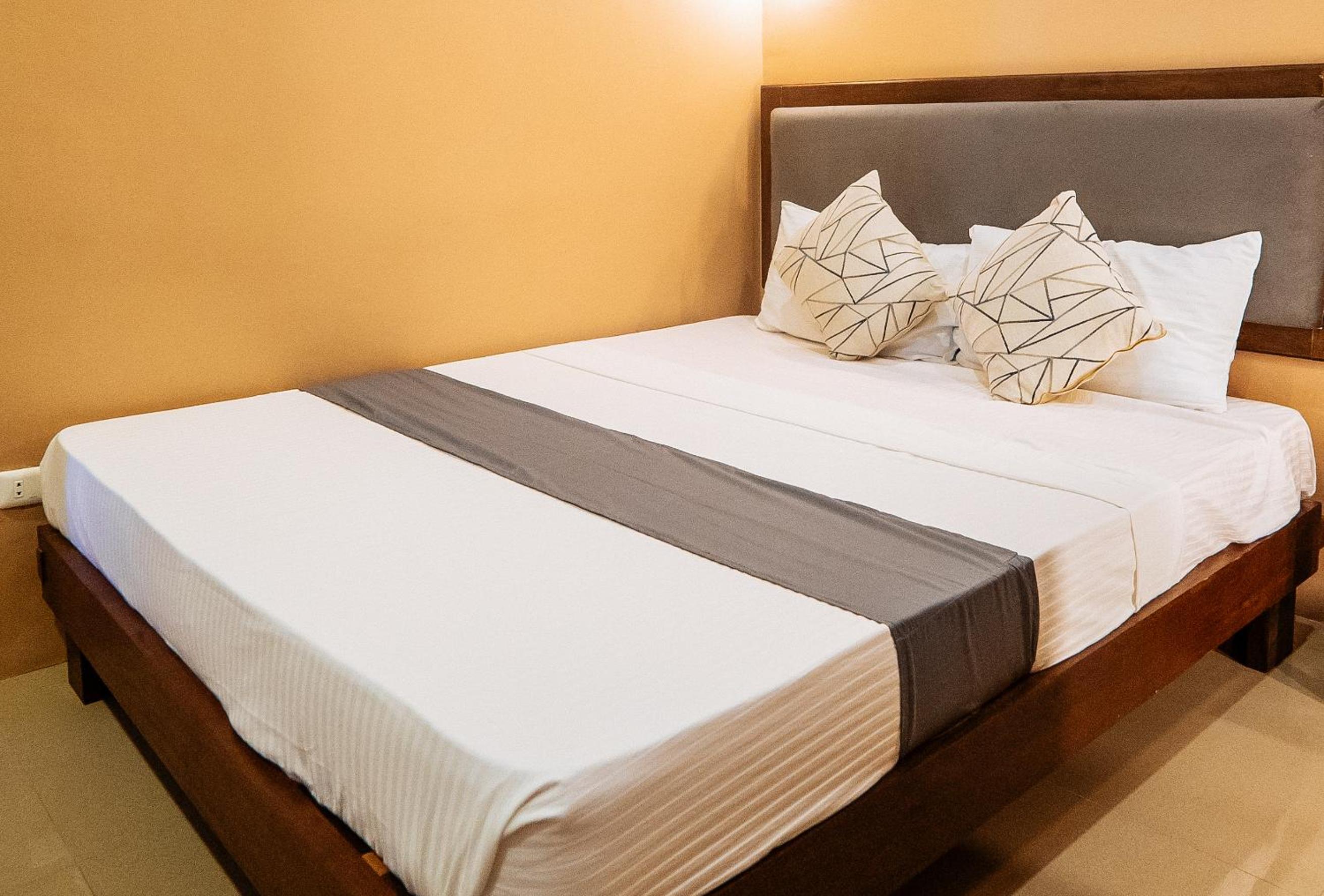 Standard Double Room - Photo 2