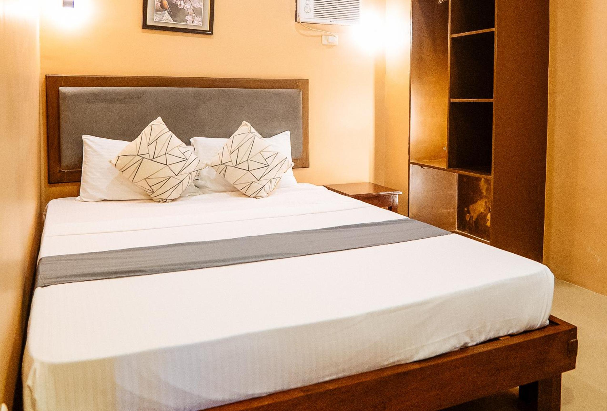 Standard Double Room - Photo 3