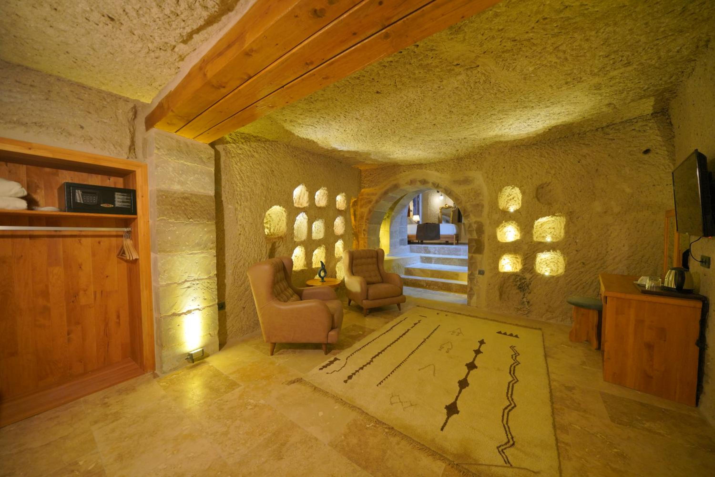 Private Pigeon Cave Room