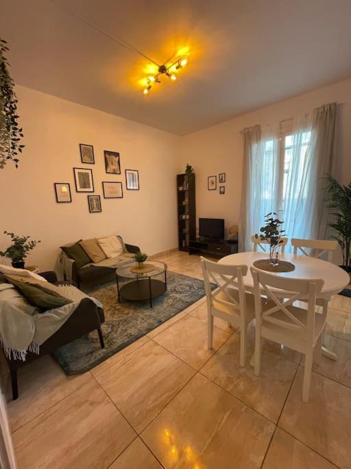 Three-Bedroom Apartment photo 3