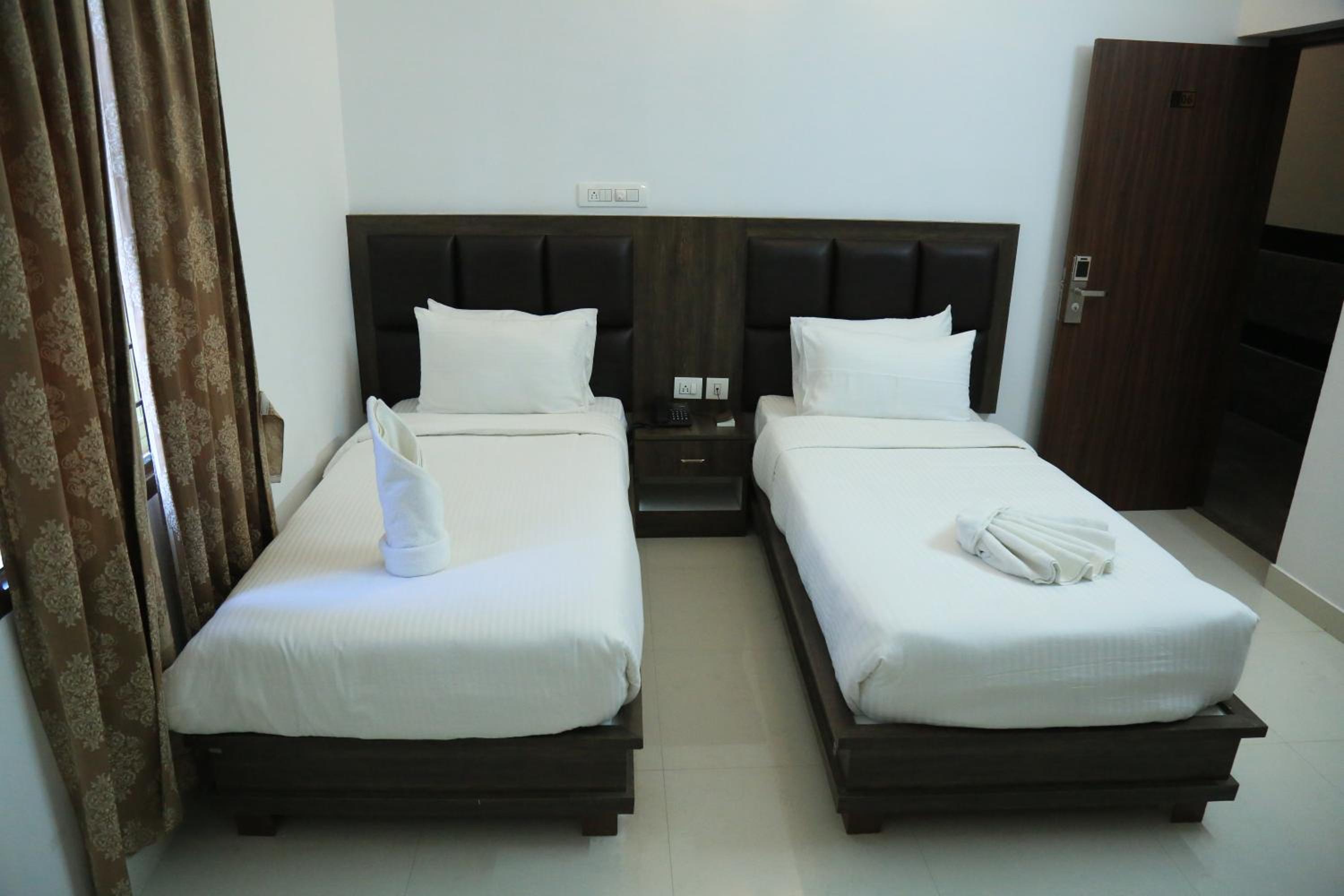 Standard Twin Room photo 2