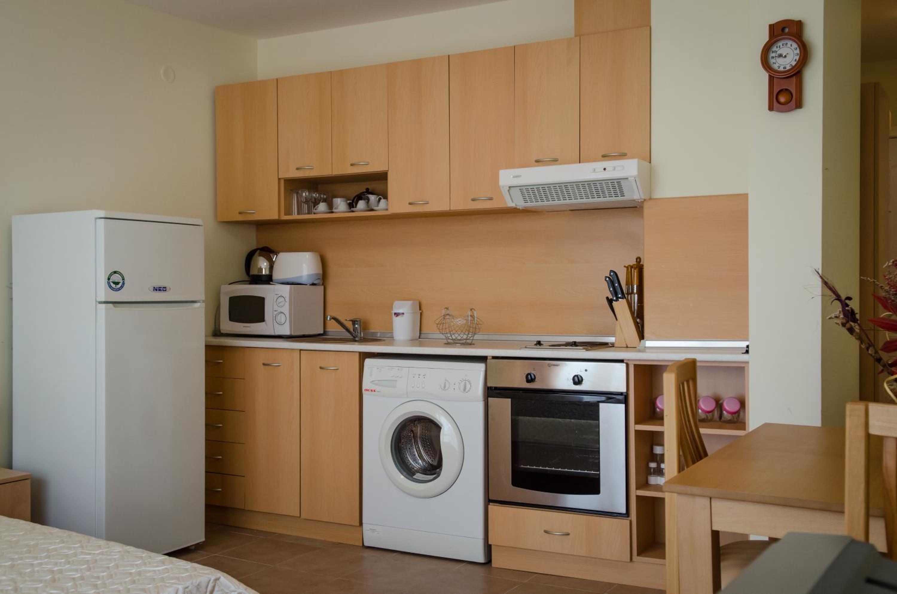 Three-Bedroom Apartment with Balcony (6 Adults + 2 Children)