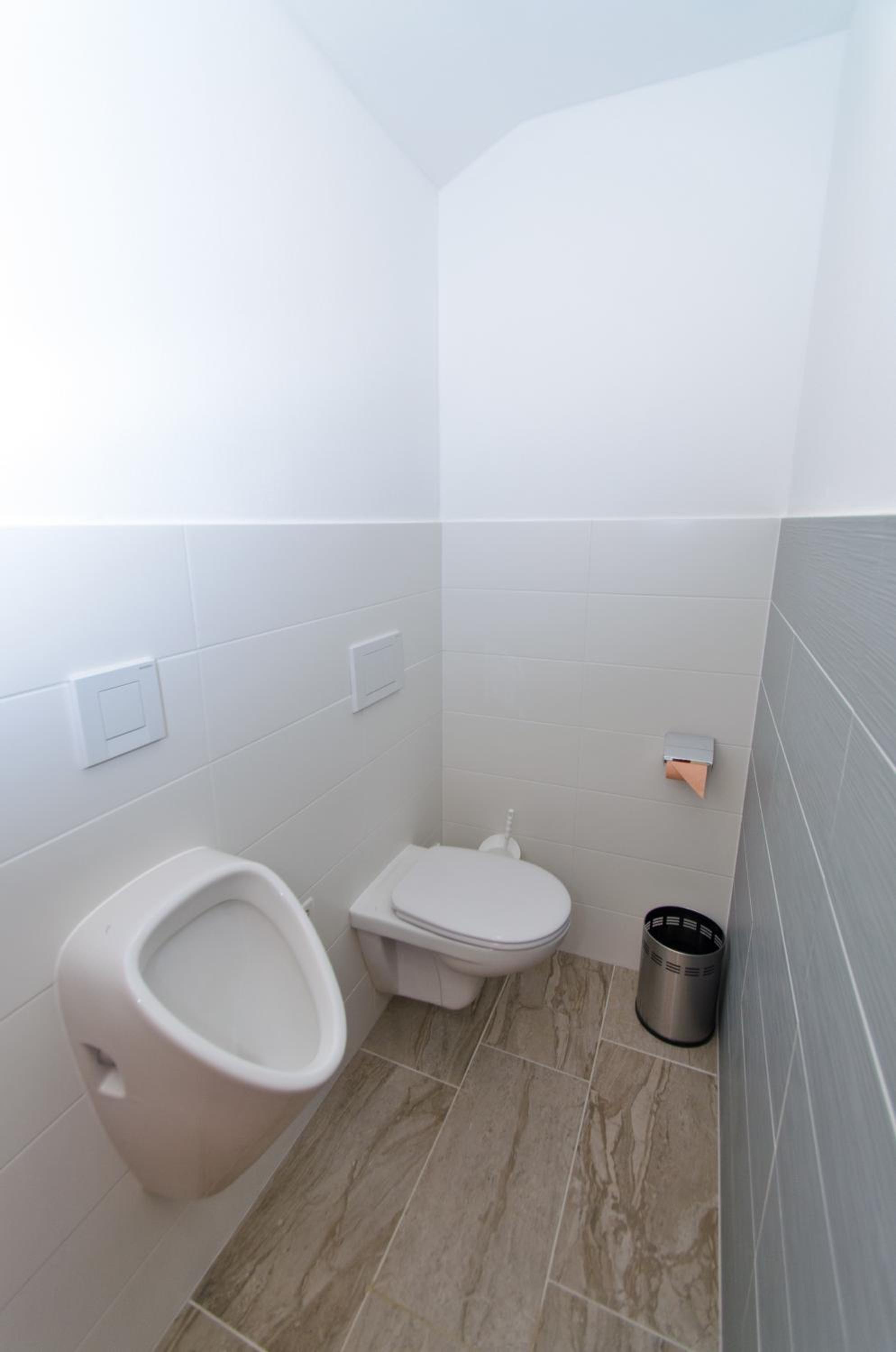Large One-Bedroom Apartment photo 2
