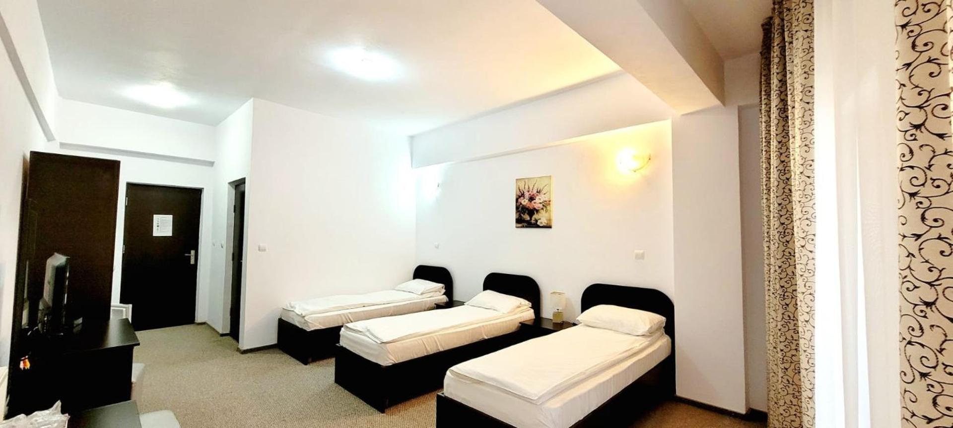 Triple Room with Lake View photo 1