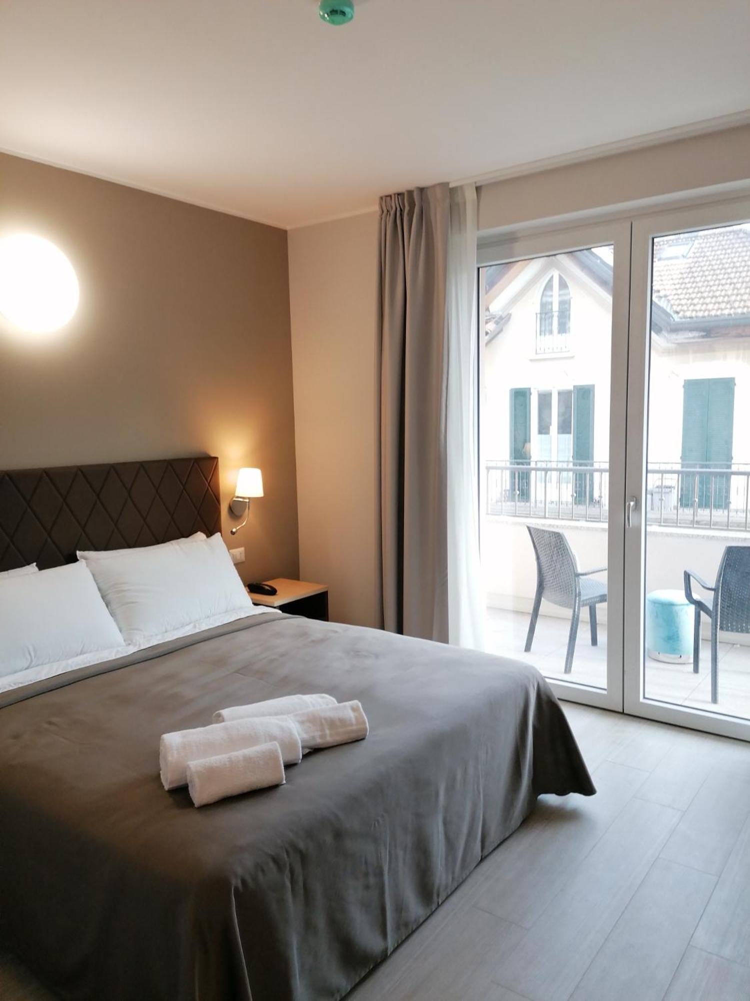 Superior Double or Twin Room with Terrace - Photo 21