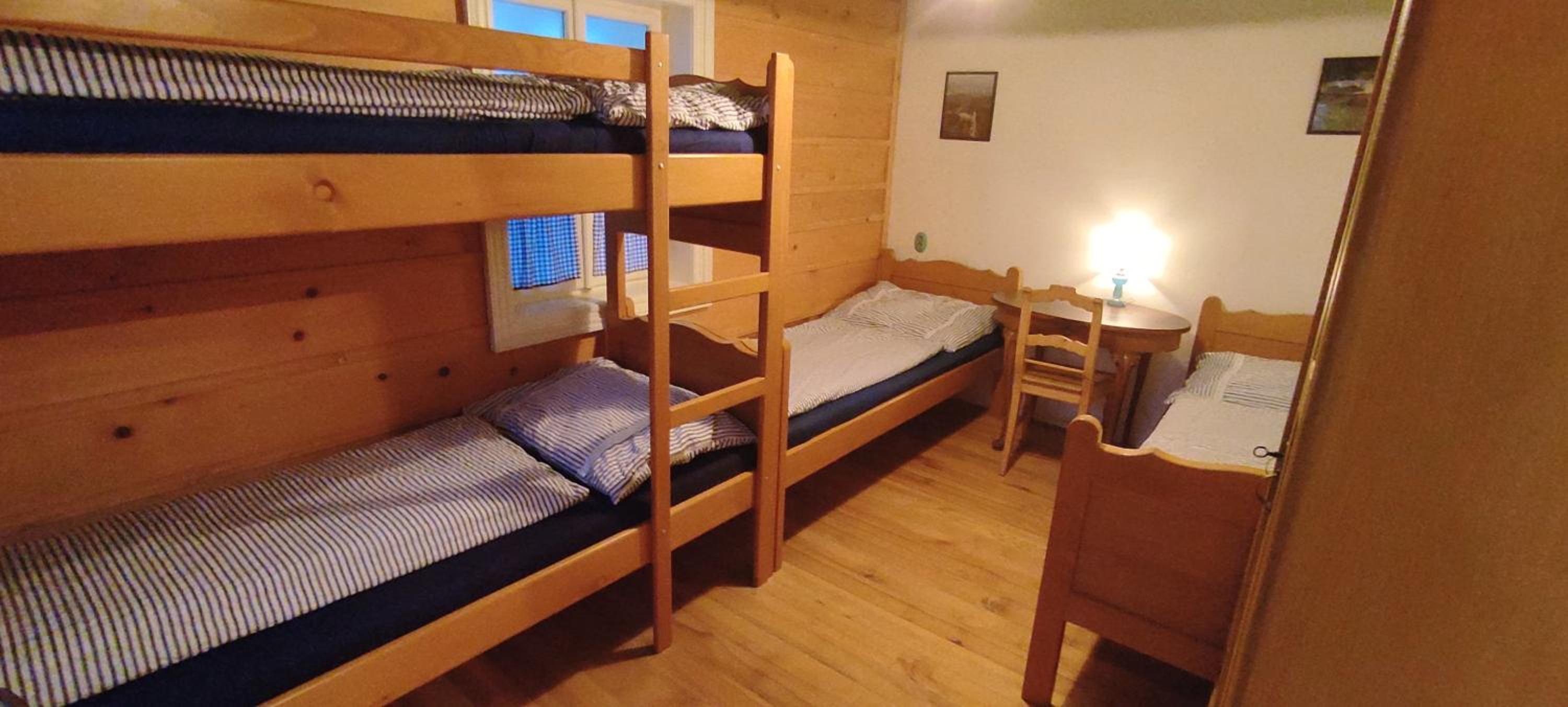 Quadruple Room with Private Bathroom photo 3
