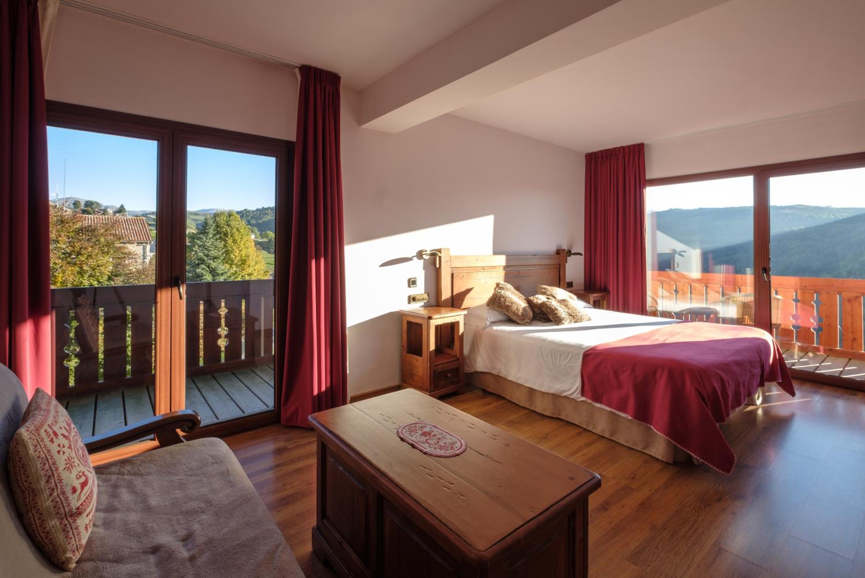 Superior Double or Twin Room - Photo 12