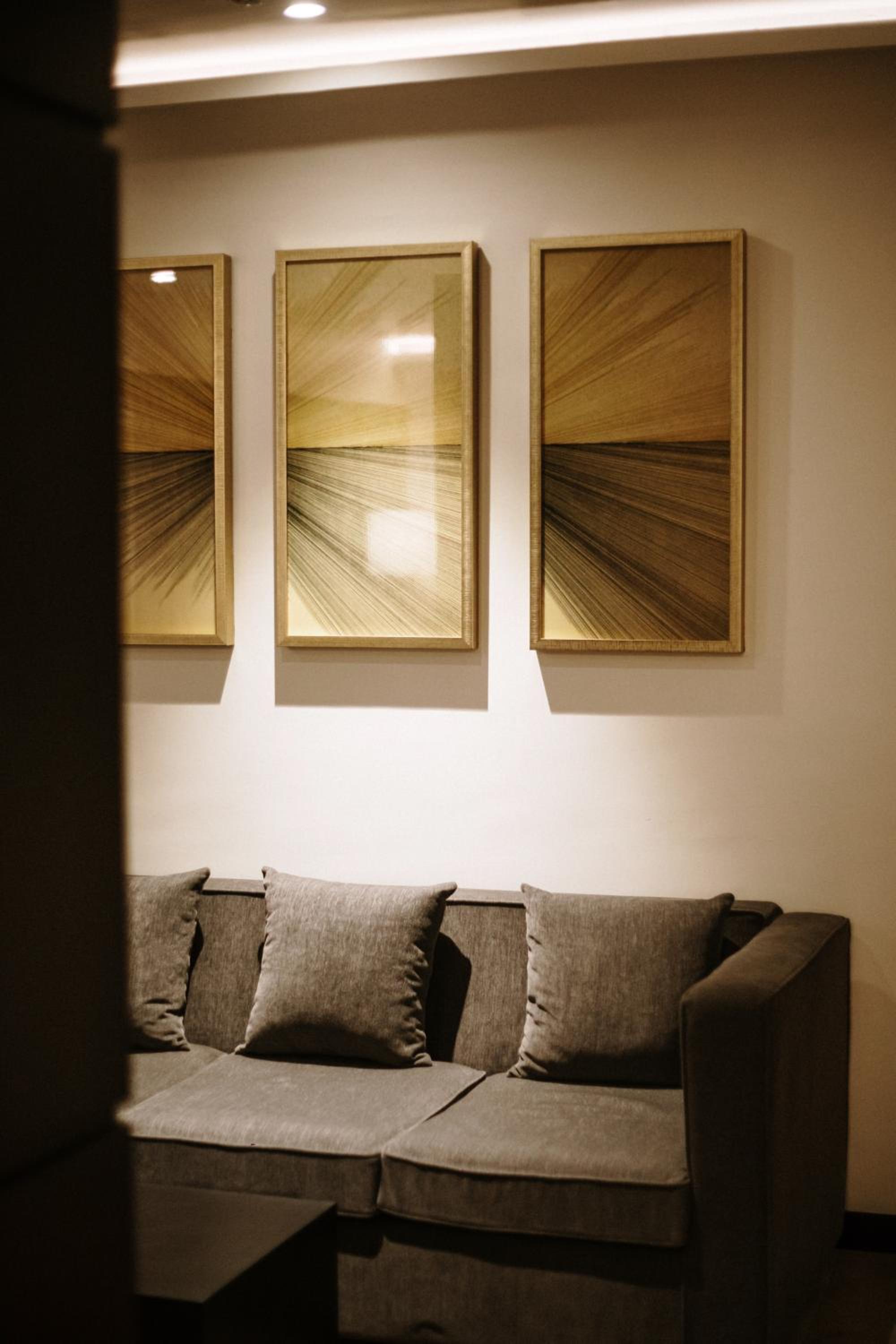Junior Suite, Executive lounge access, Suite, 1 King, City view - Photo 3