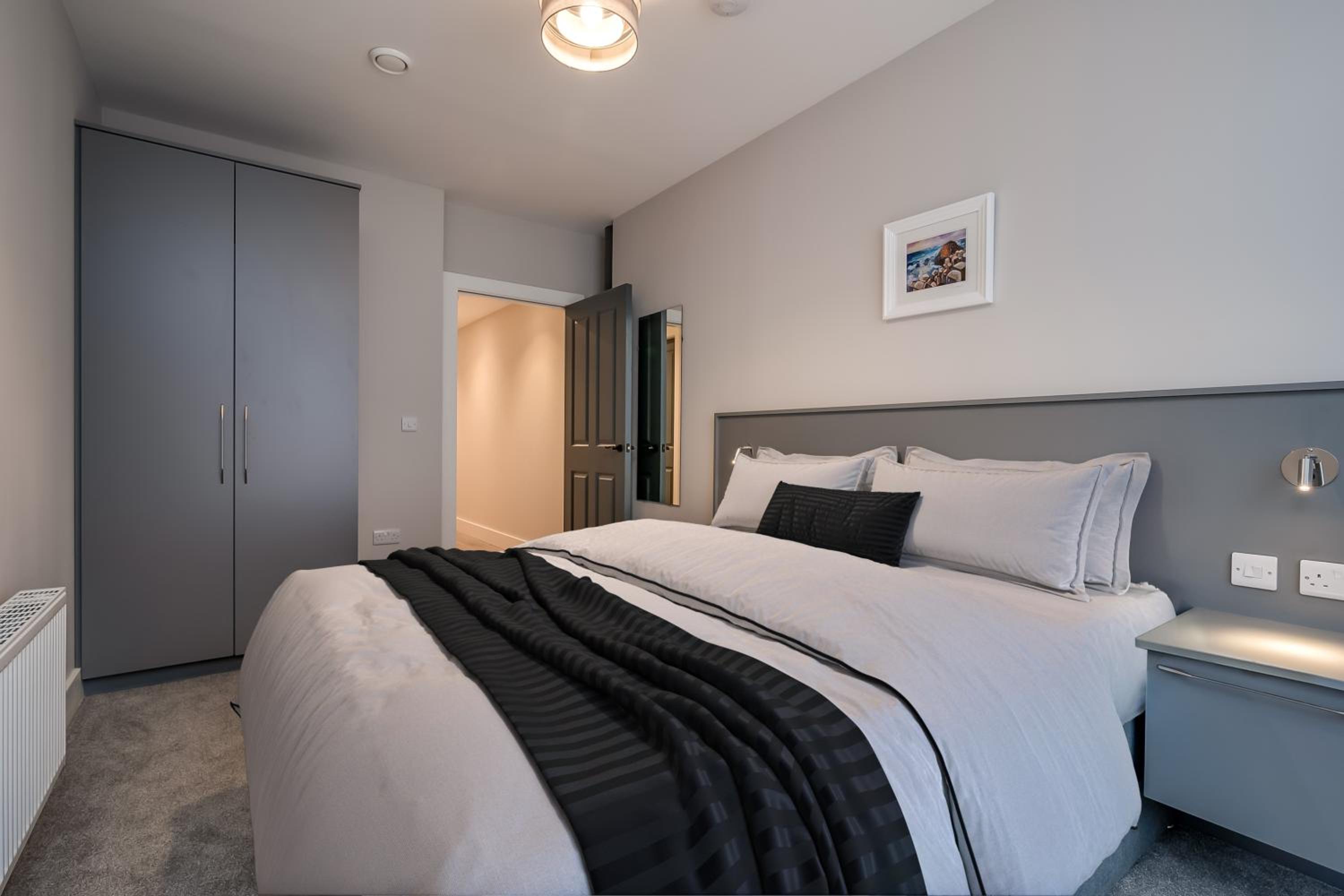 One-Bedroom Apartment - Photo 18