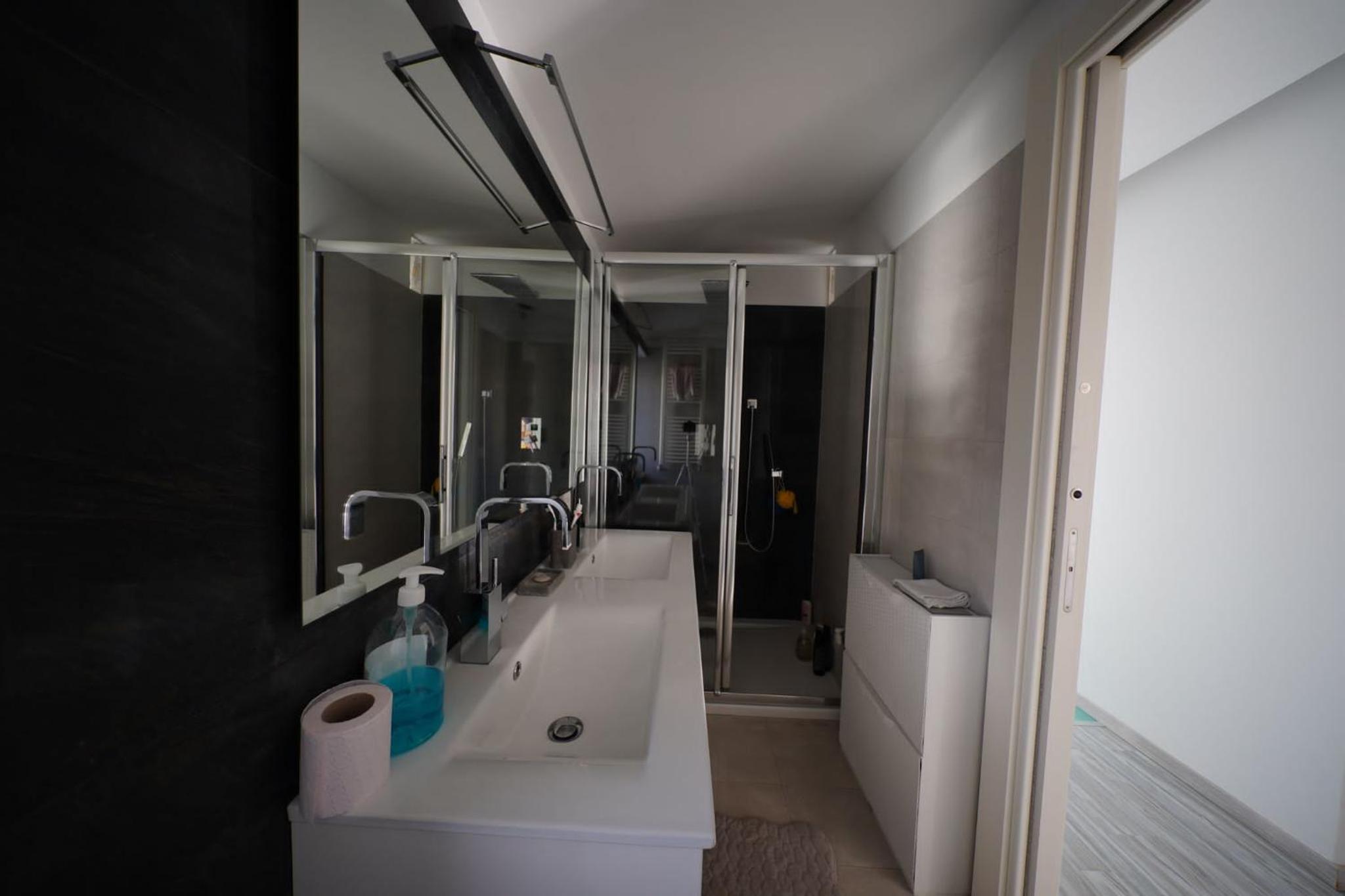 Three-Bedroom Villa photo 2