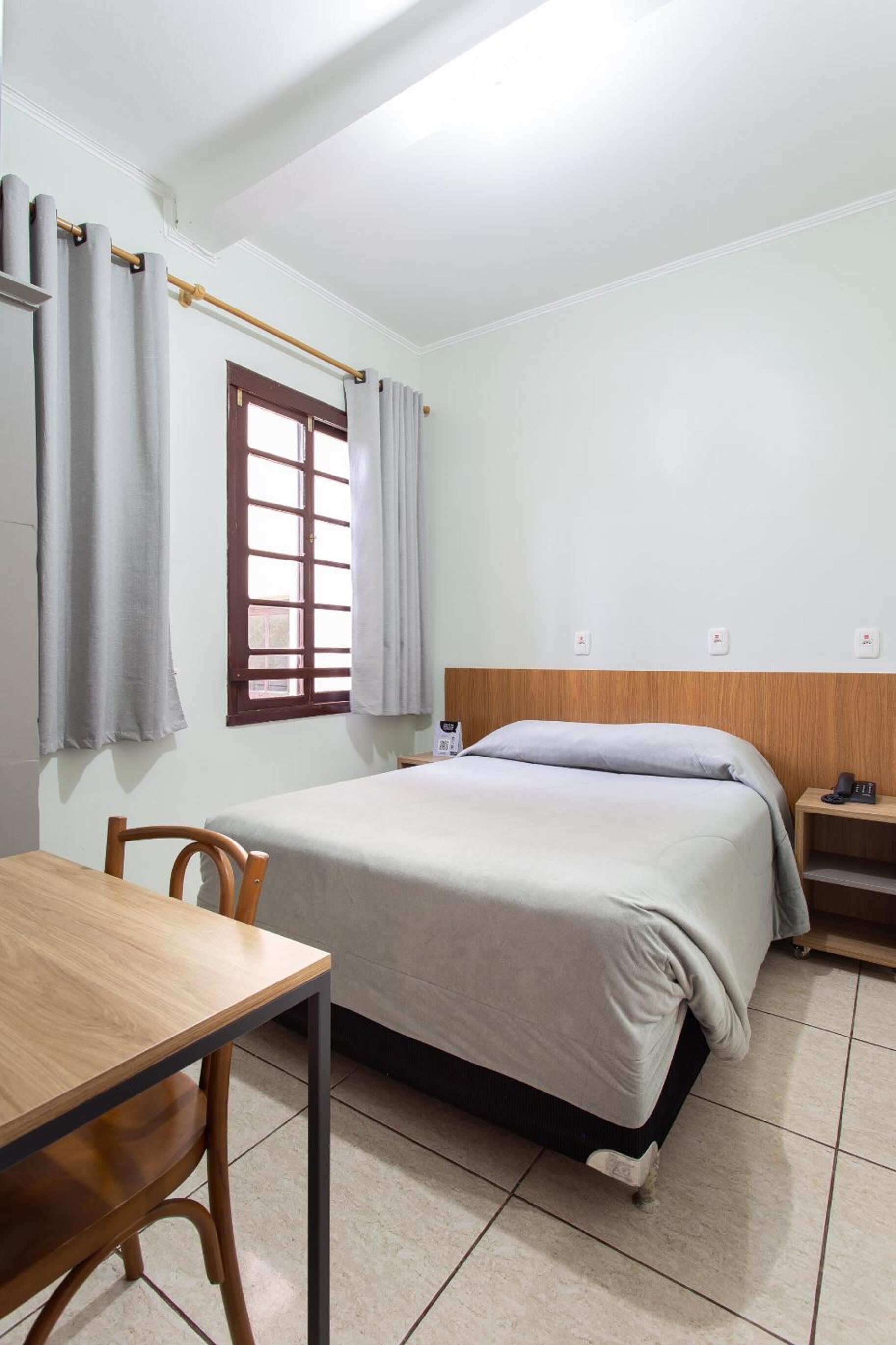 Standard Double Room - Photo 4