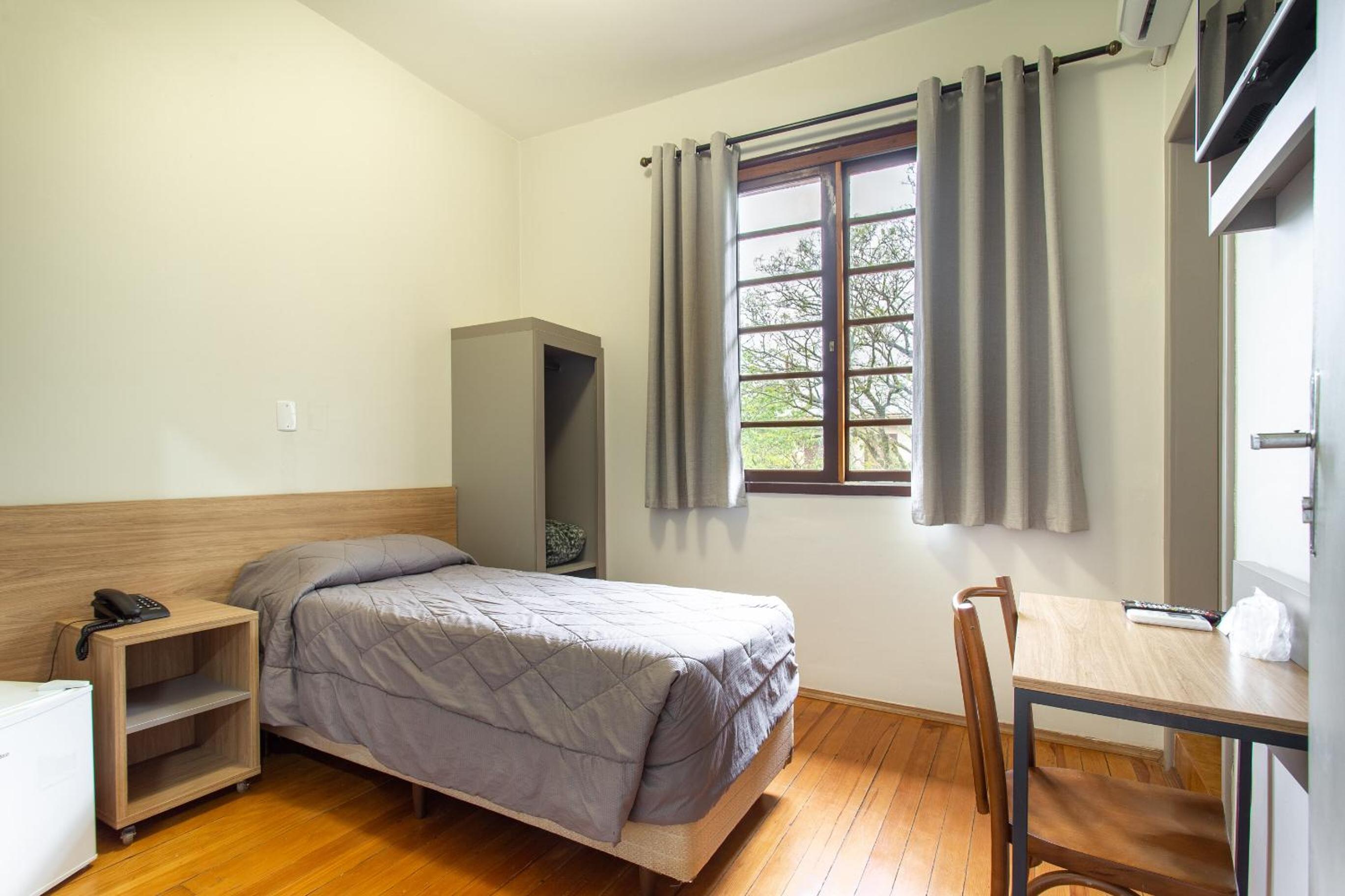 Standard Twin Room photo 3