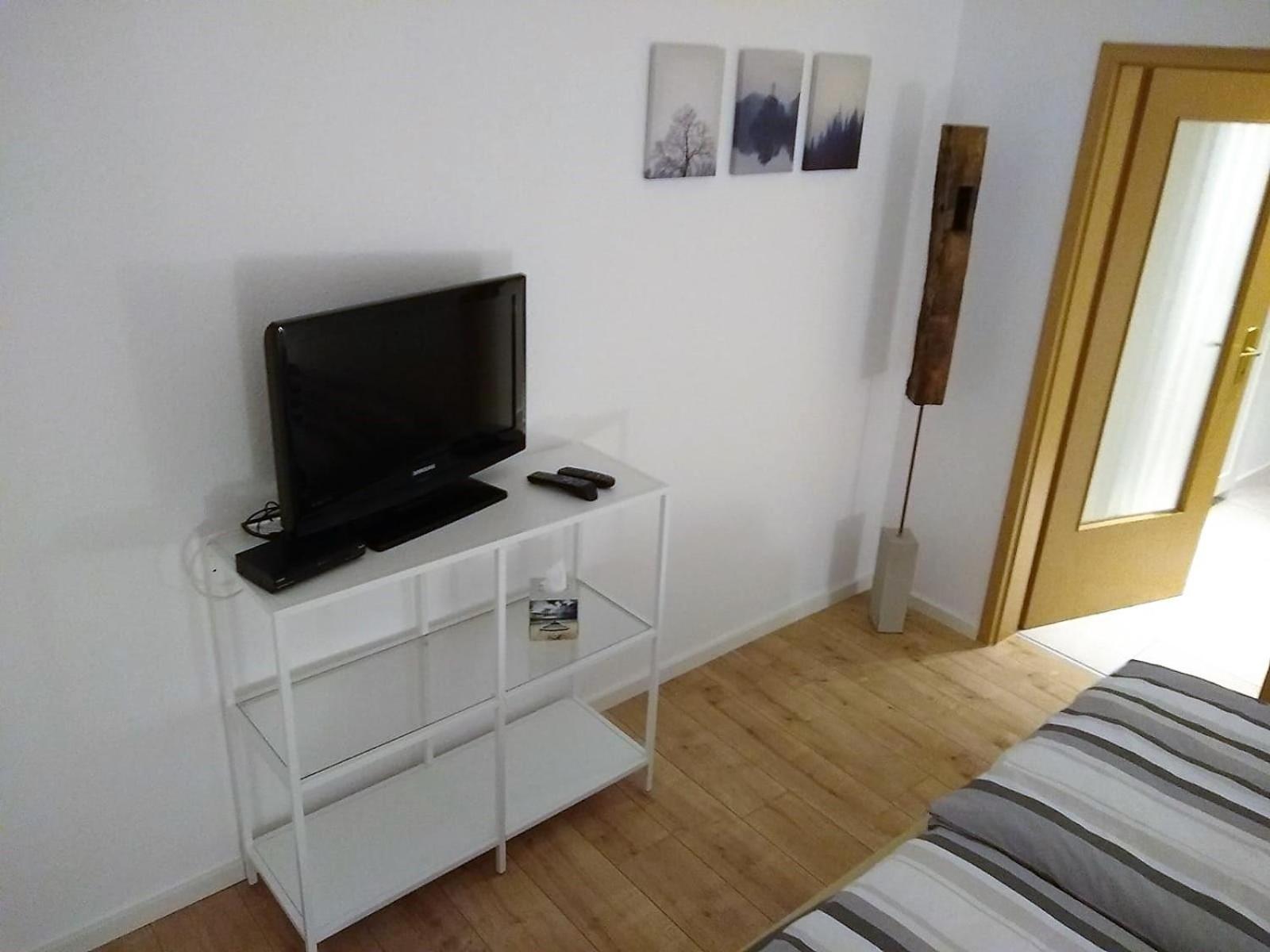 Apartment with Shower photo 1