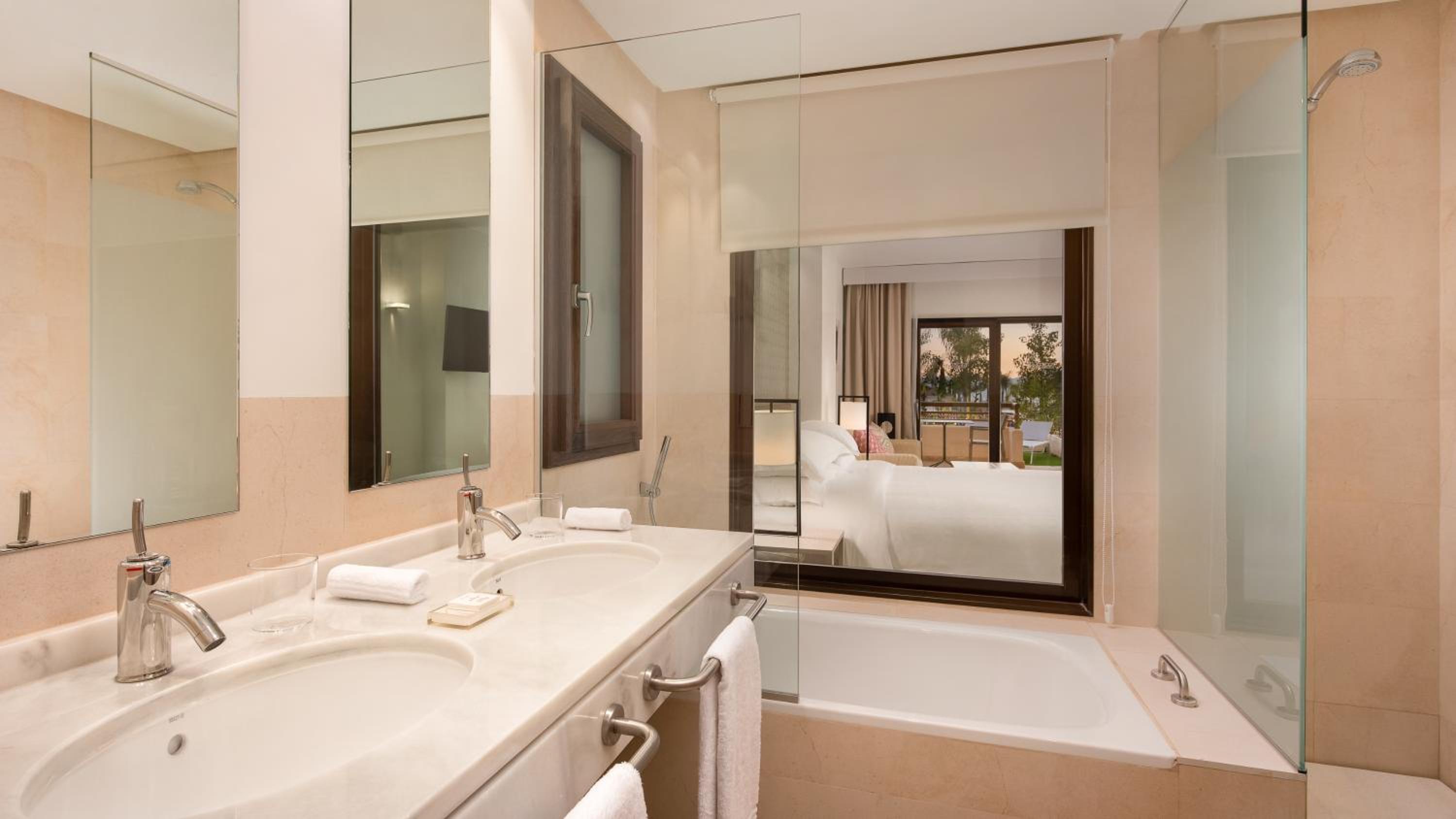 Habitación Doble de Lujo con Balcón