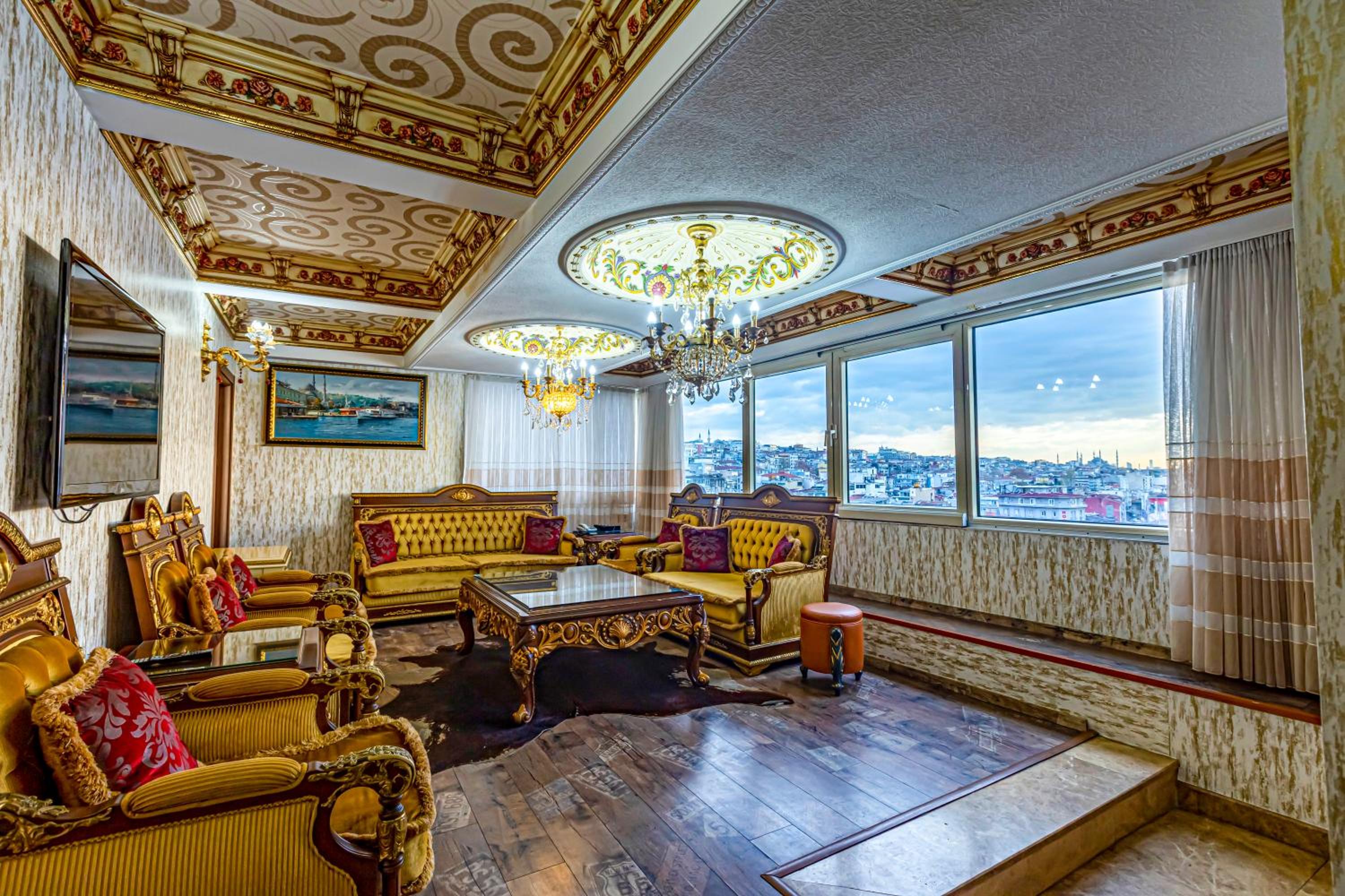 Deluxe Family Room with Sea View photo 2