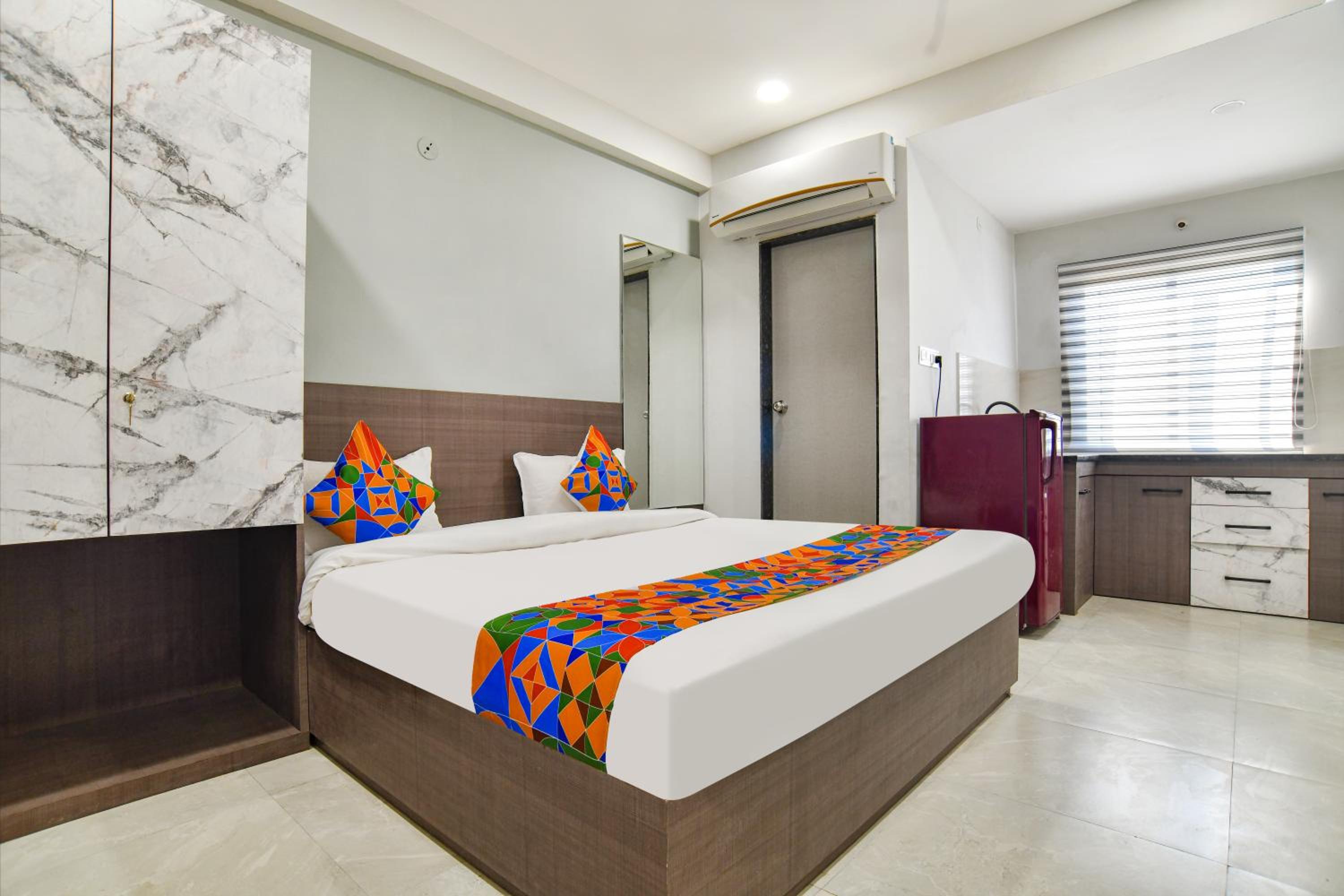 Deluxe Room - Photo 1