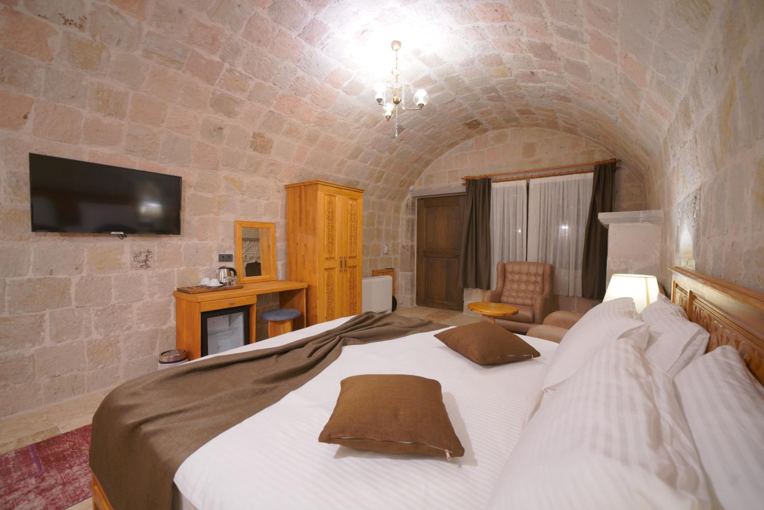 Deluxe Room - Photo 1