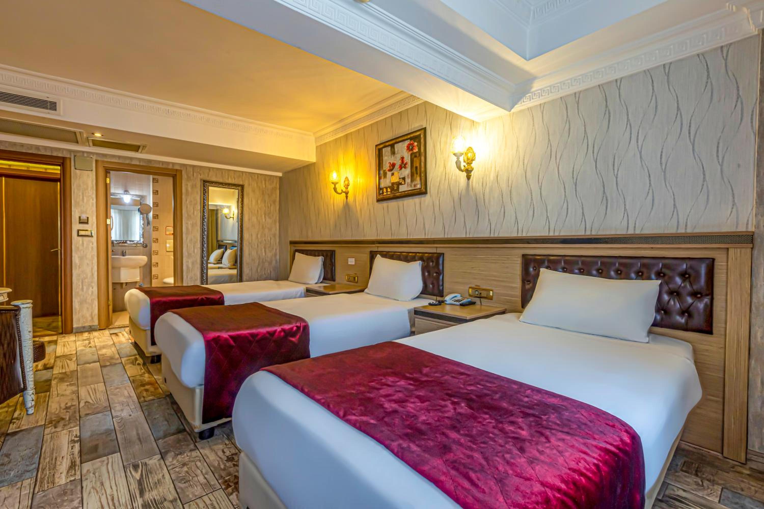 Standard Triple Room photo 2