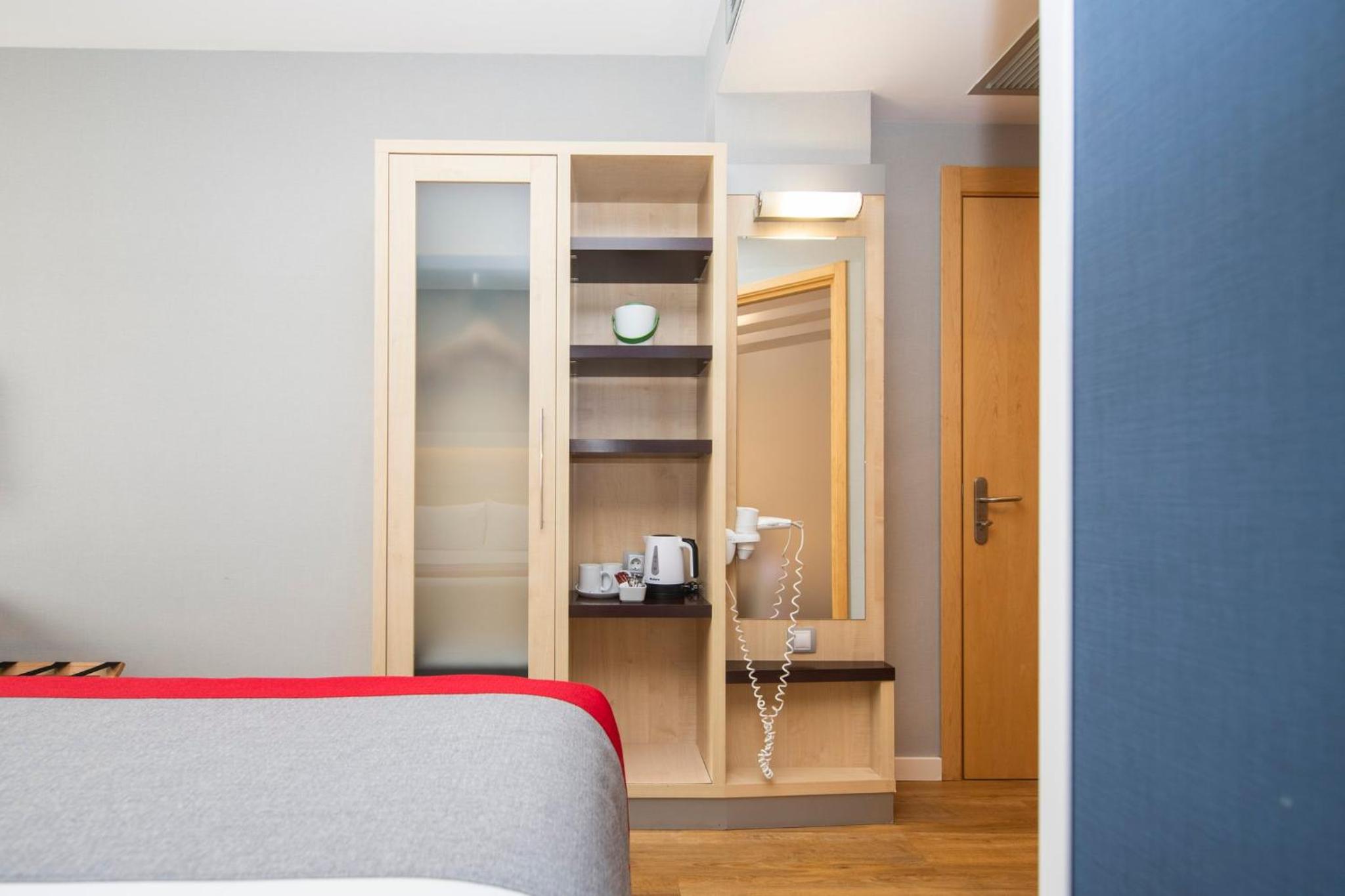 Standard Queen Room - Accessible with Free Breakfast photo 2