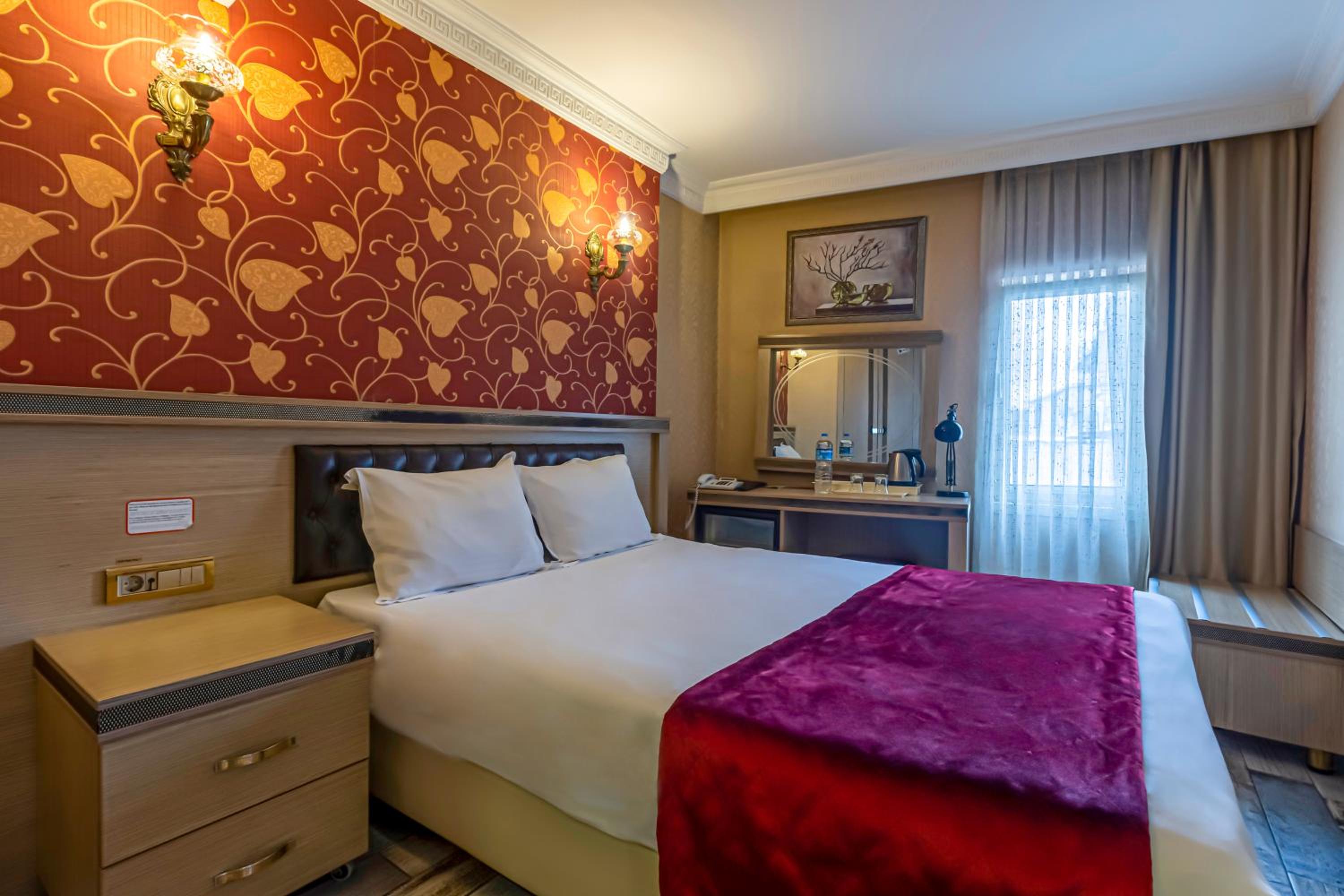 Standard Double or Twin Room photo 2