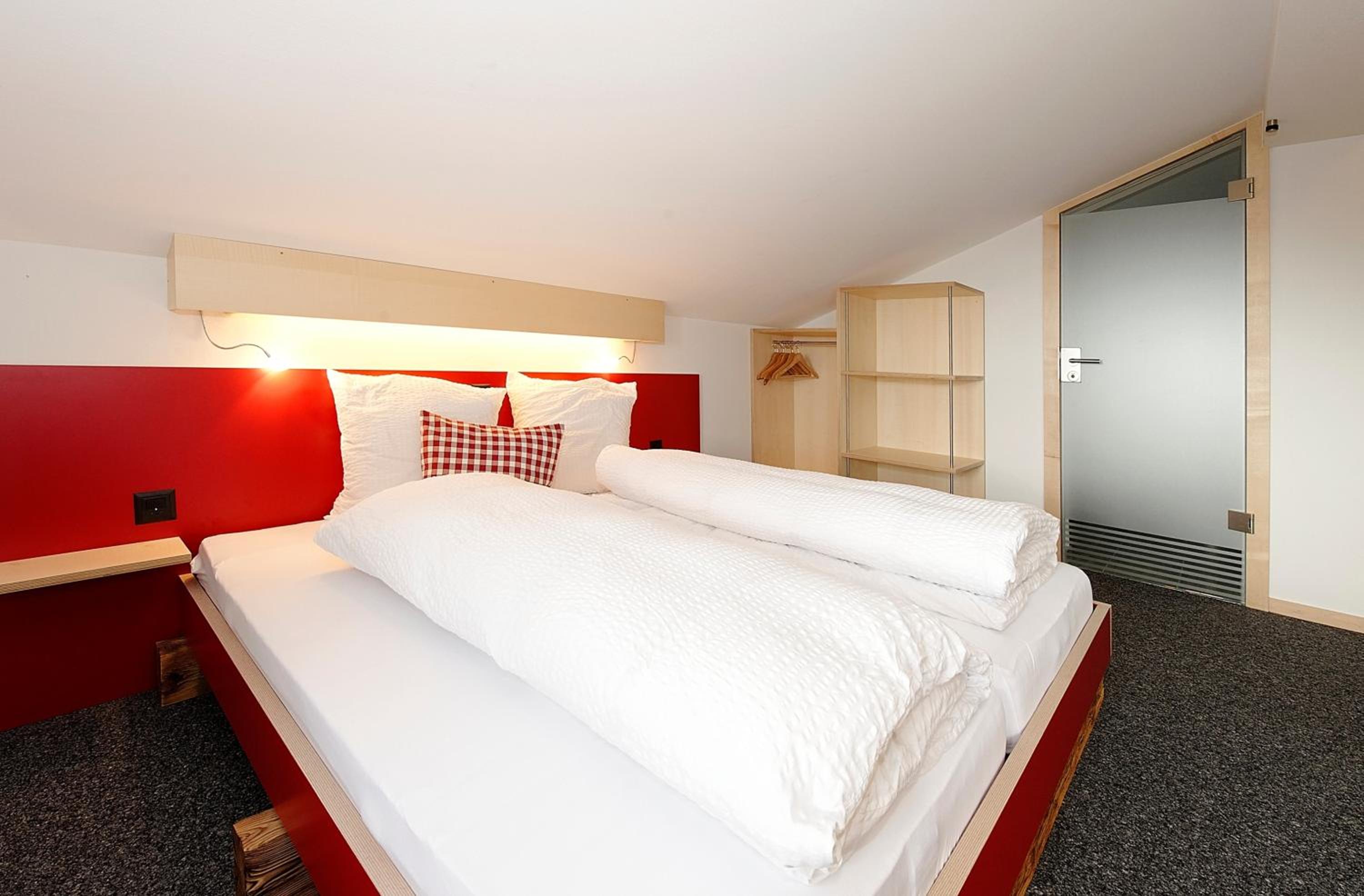 Quadruple Room with Eiger Mountain View photo 3