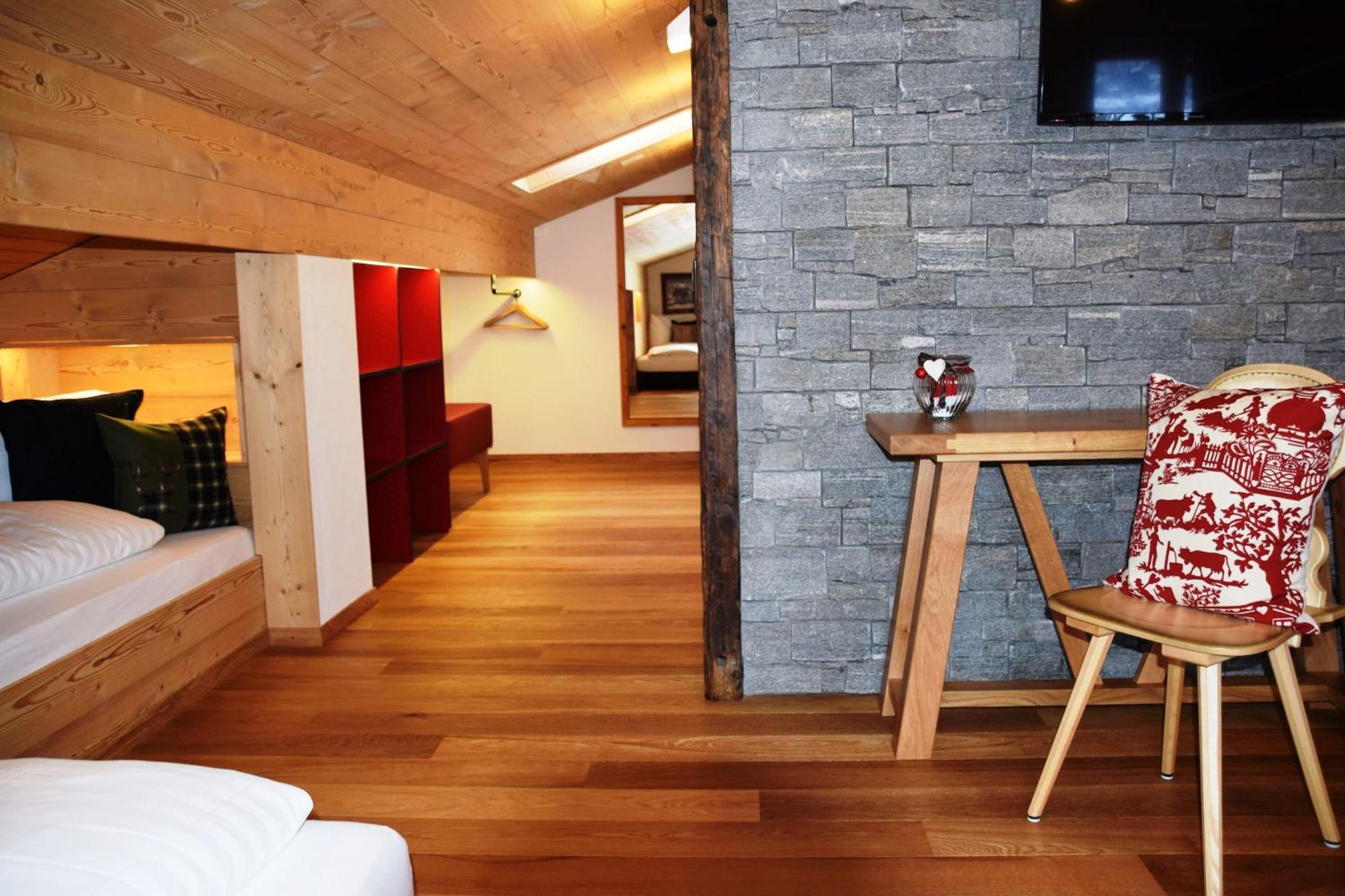 Superior Quadruple Room photo 3