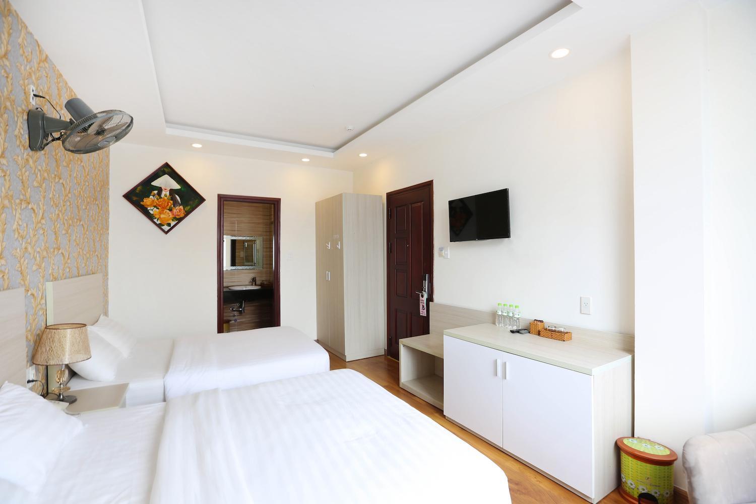 Deluxe Family Room - Photo 12