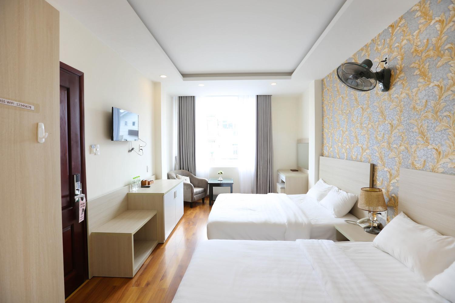 Deluxe Family Room - Photo 8