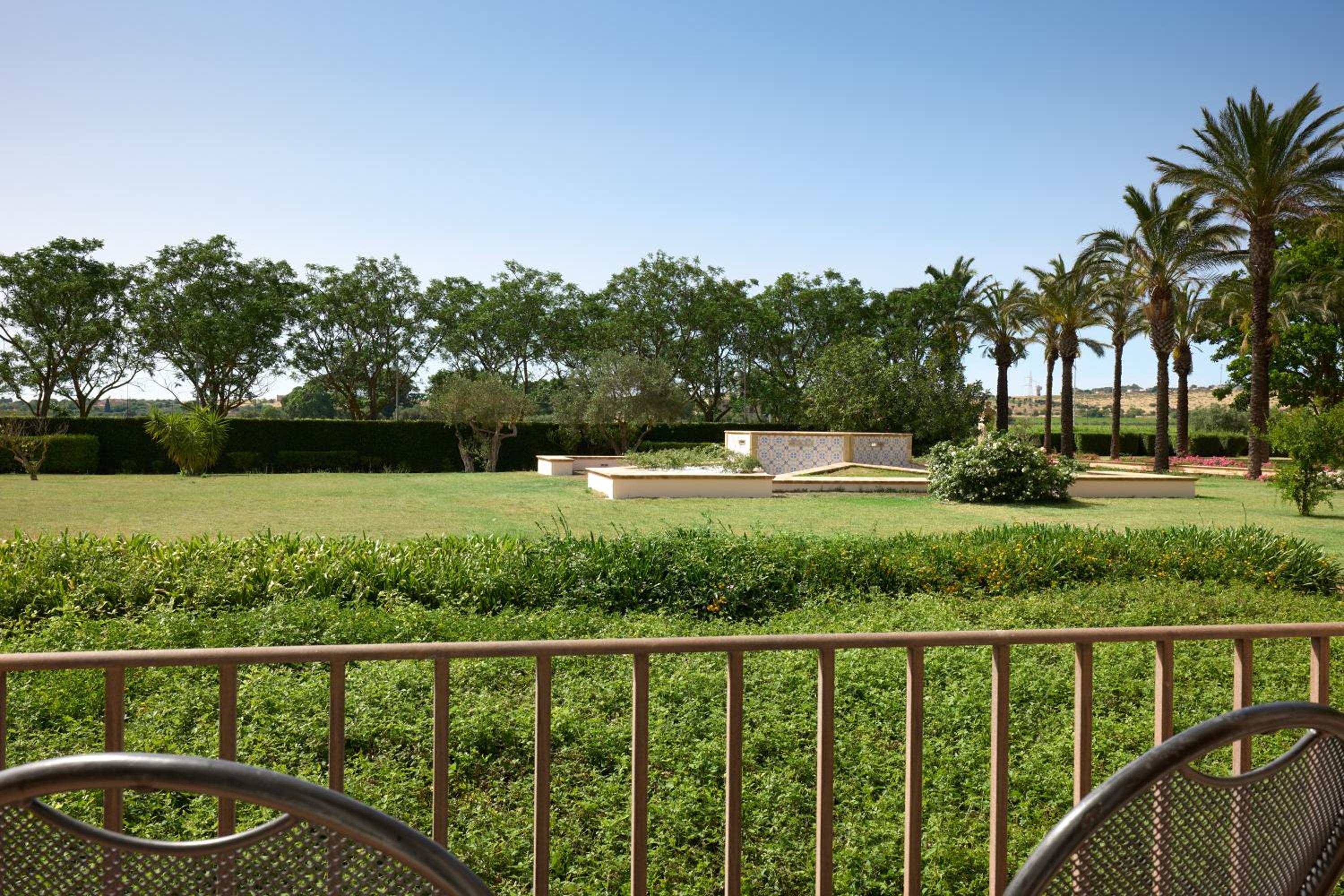 Junior Suite with Garden View - Photo 3