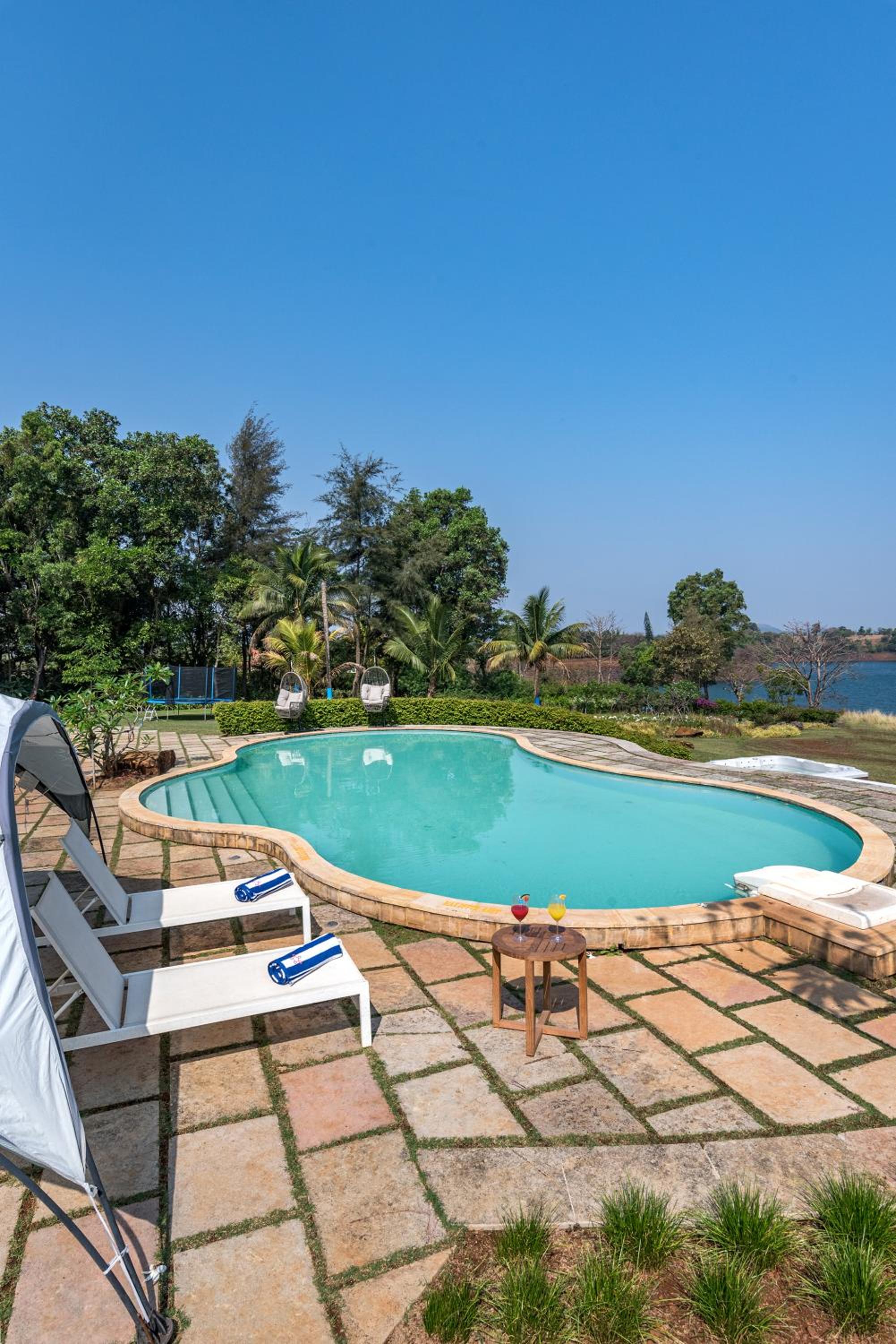Villa photo 3
