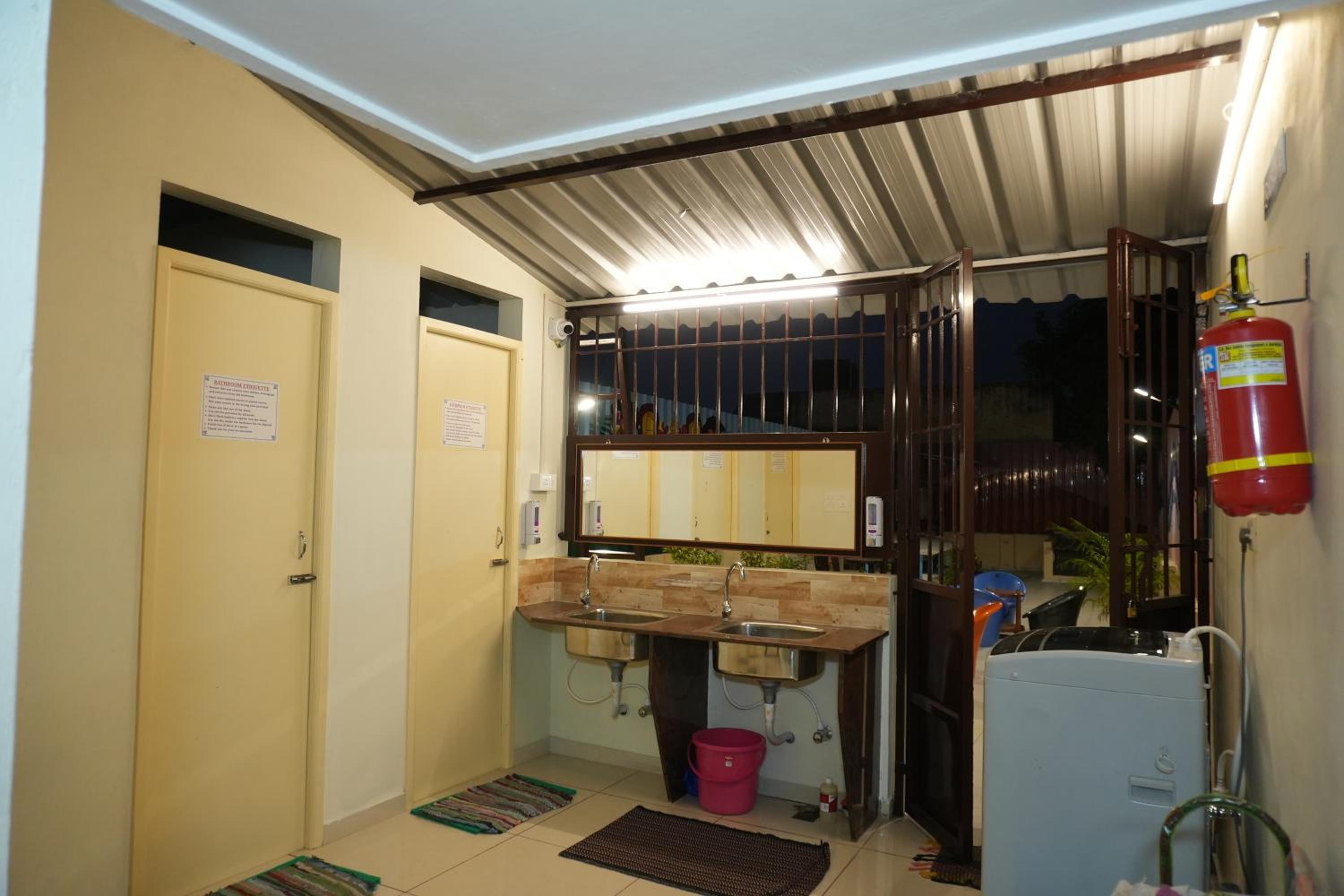 Family Studio - Photo 10