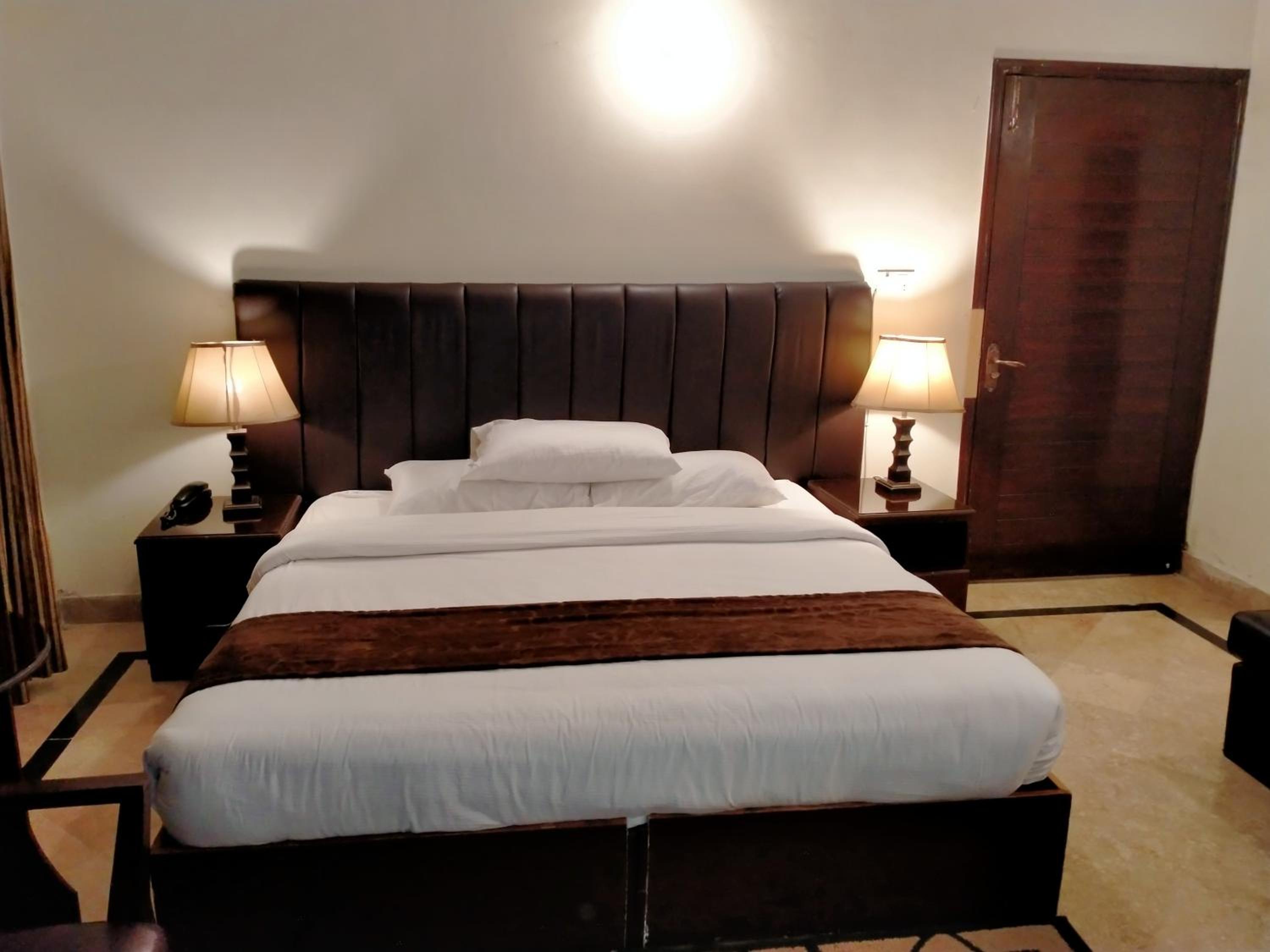 Deluxe Double Room photo 2
