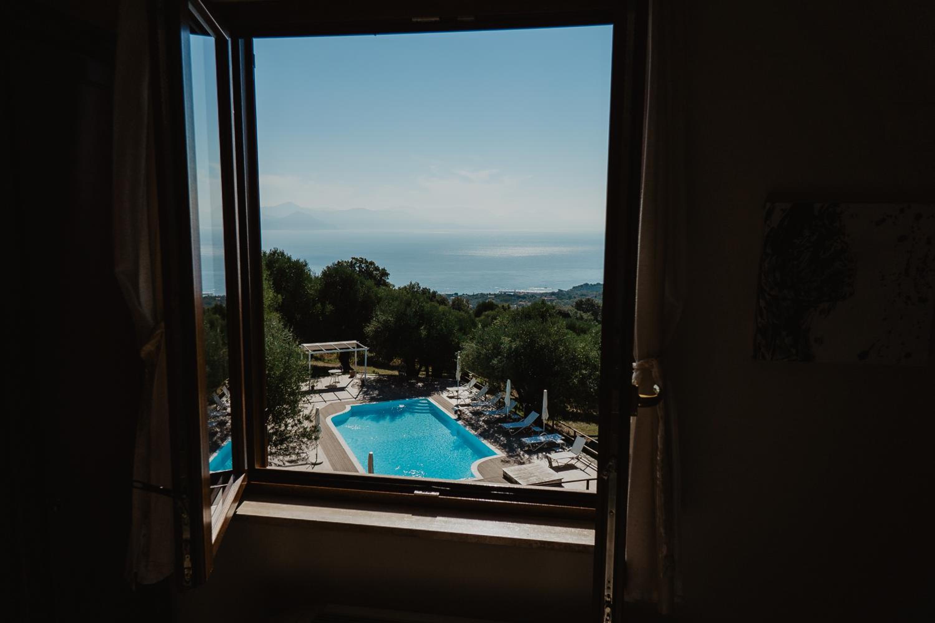 Standard Double Room with Sea View - Photo 5