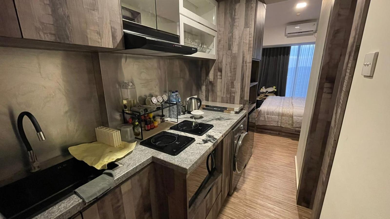 One-Bedroom Apartment photo 2