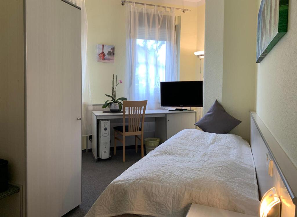 Standard Single Room